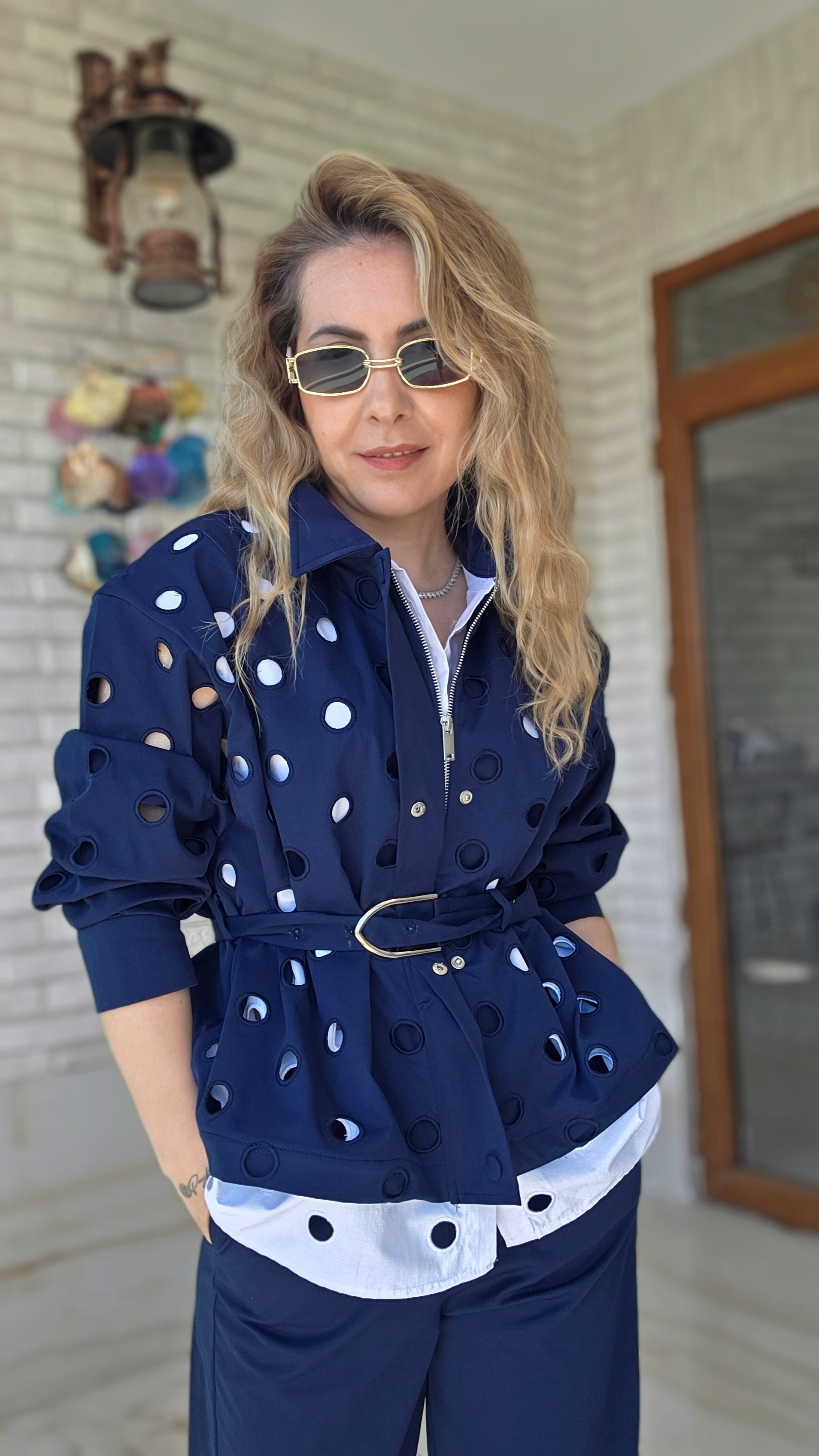 Kuş gözü delikli takım