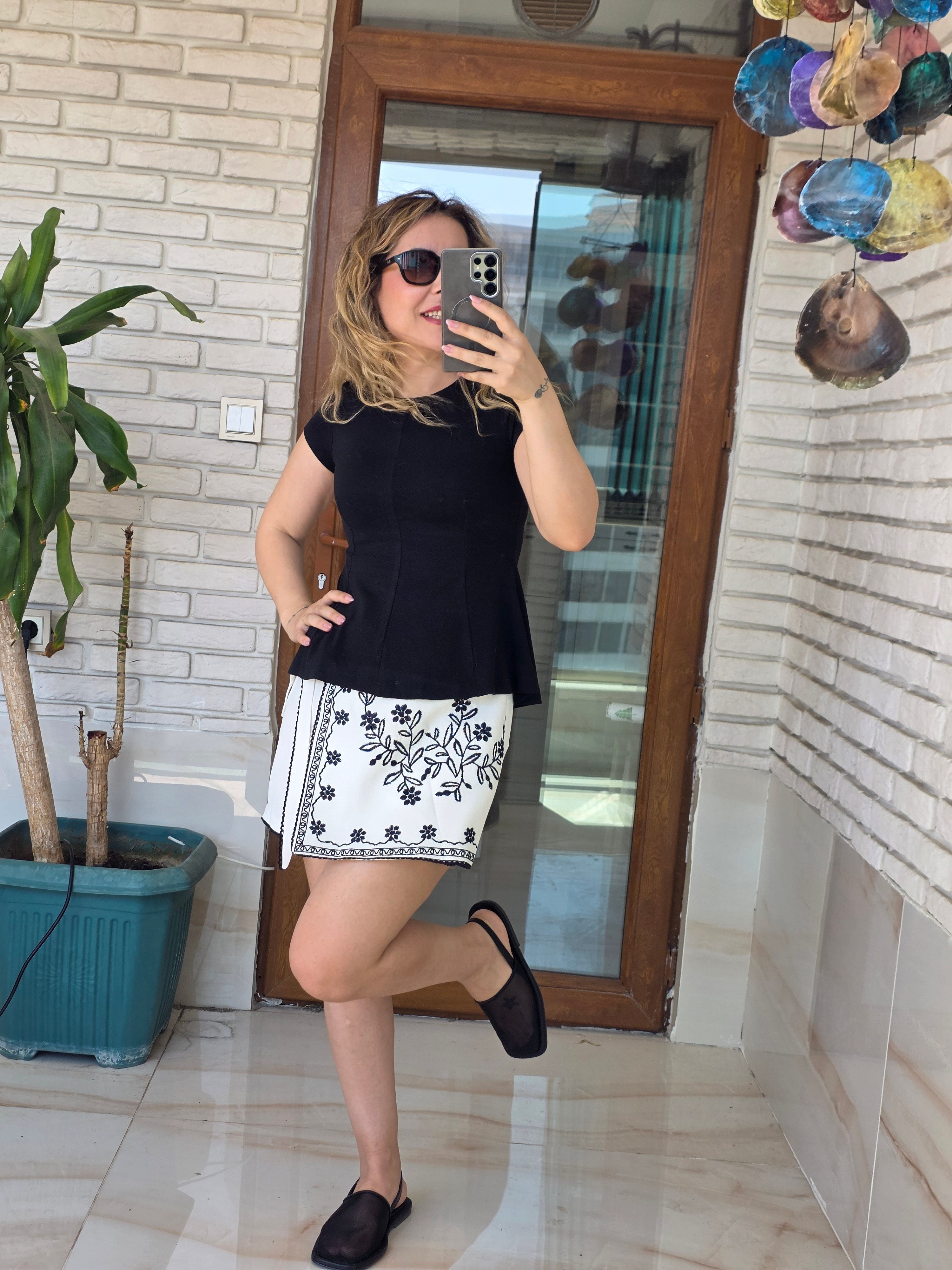 Nakışlı Beyaz Etek
