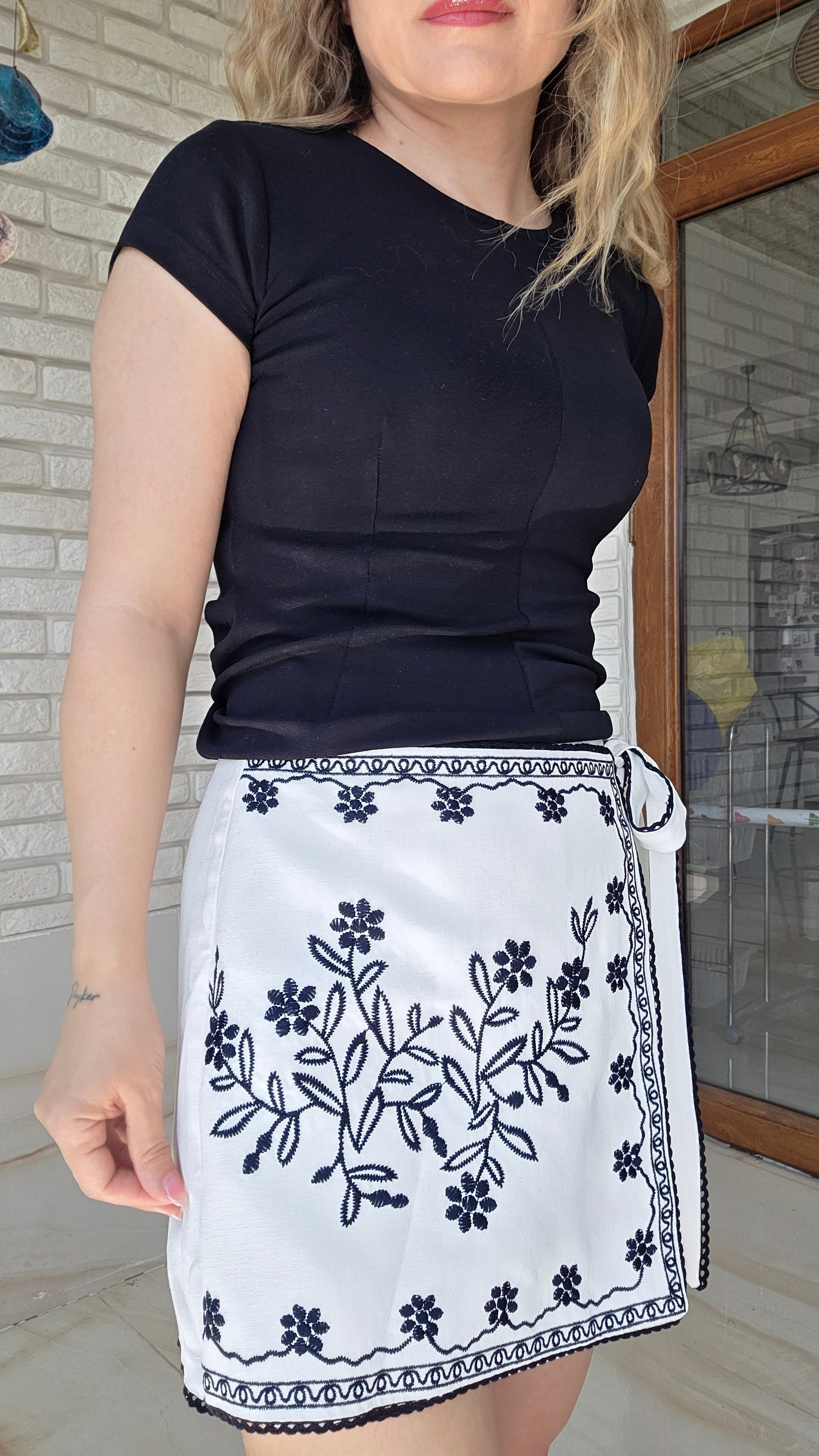 Nakışlı Beyaz Etek