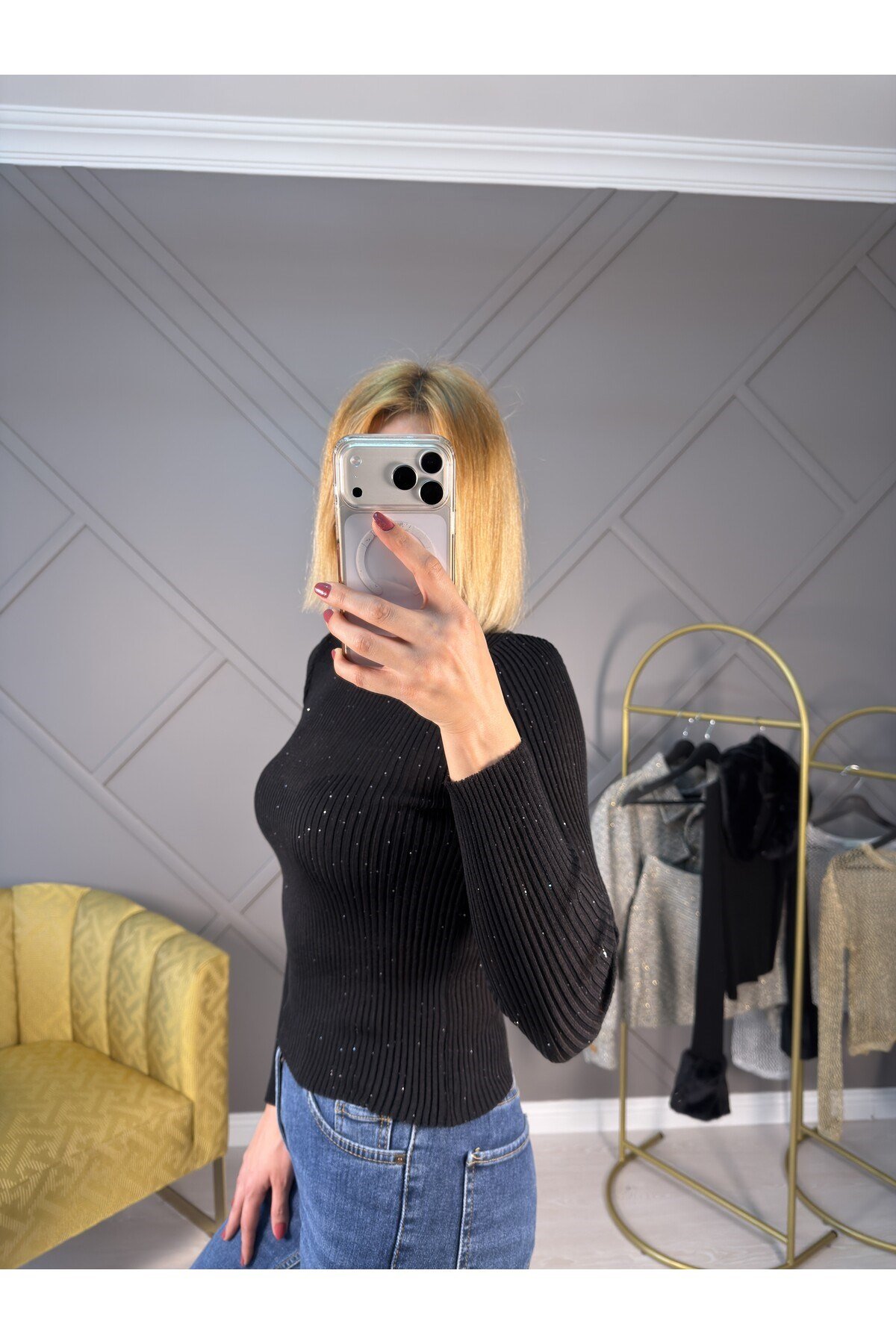 Taş Pullu Transparan Bluz