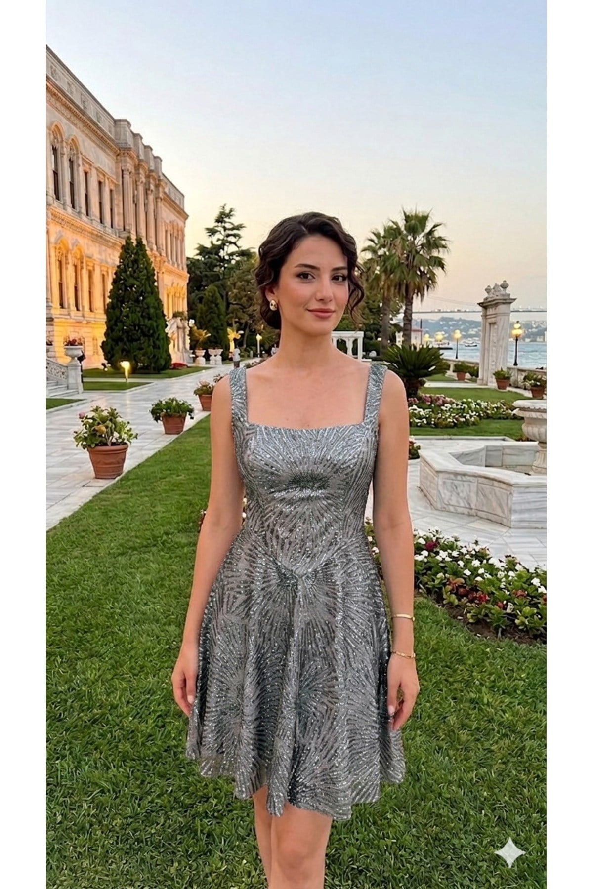 Çırağan Serisi Kare Yaka Simli Mini Abiye