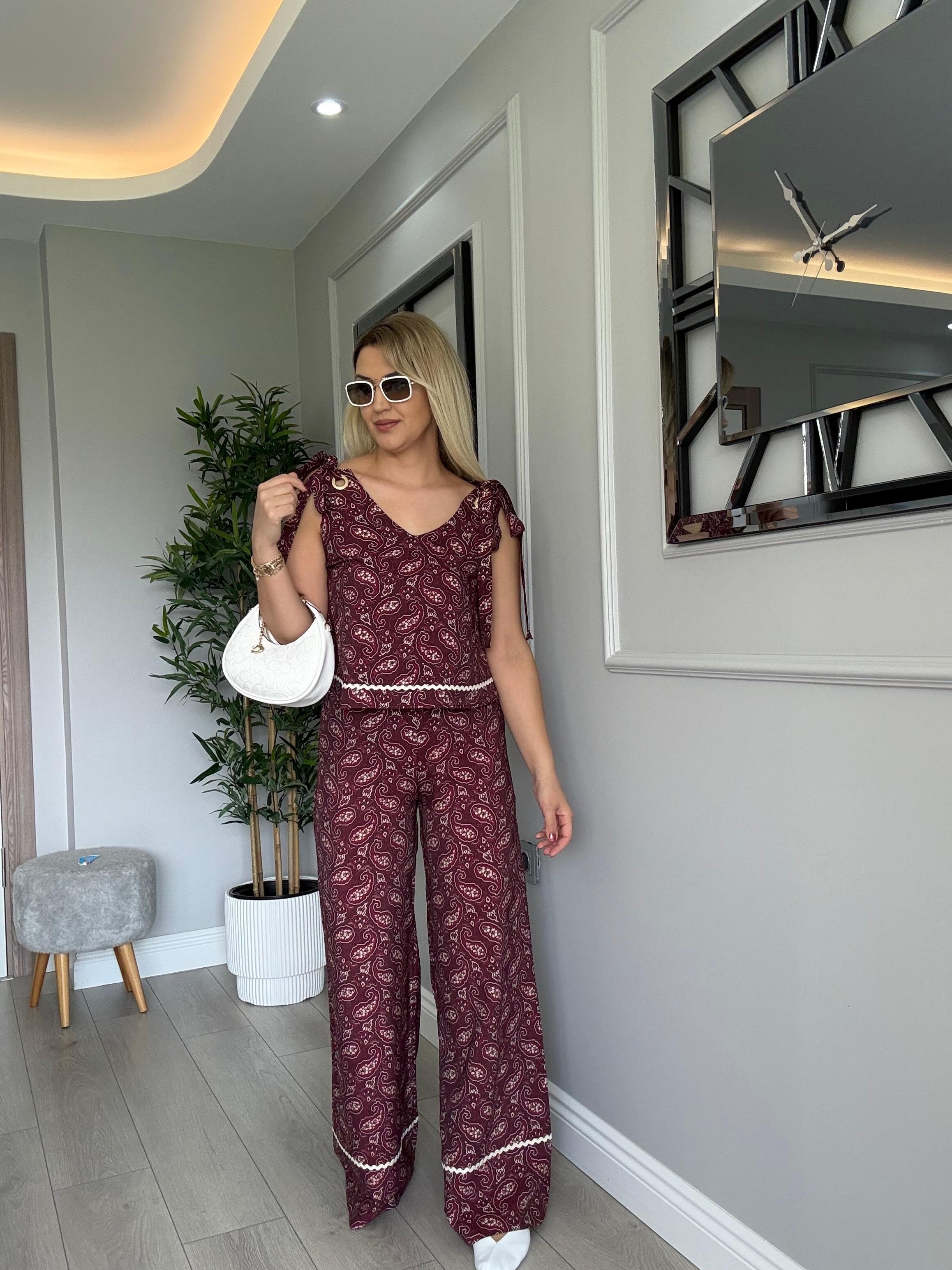 BORDO ŞAL DESENLİ RAHAT TAKIM 