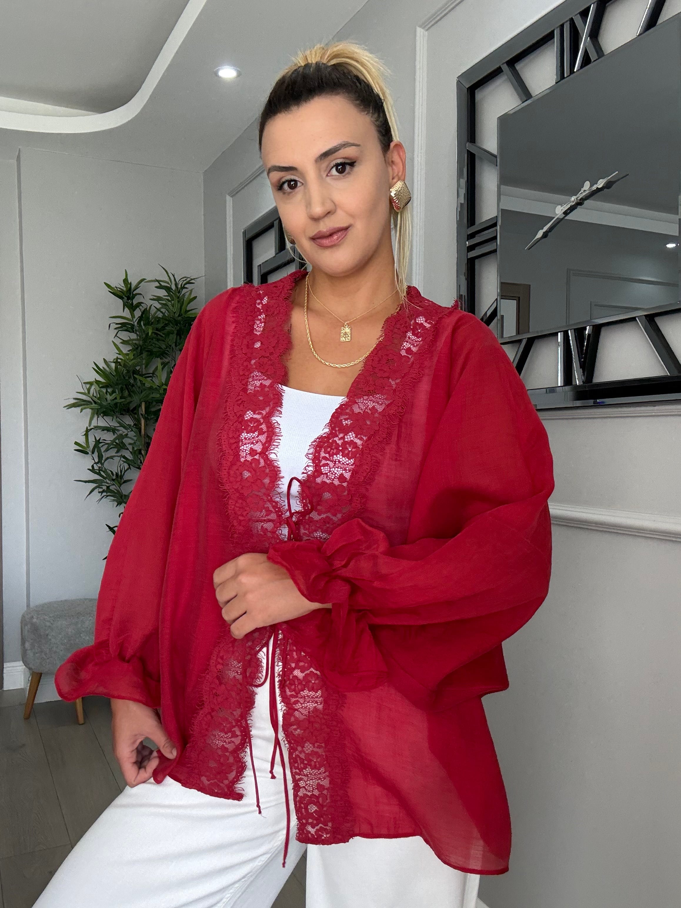Dantel detayli gömlek -kırmızı 
