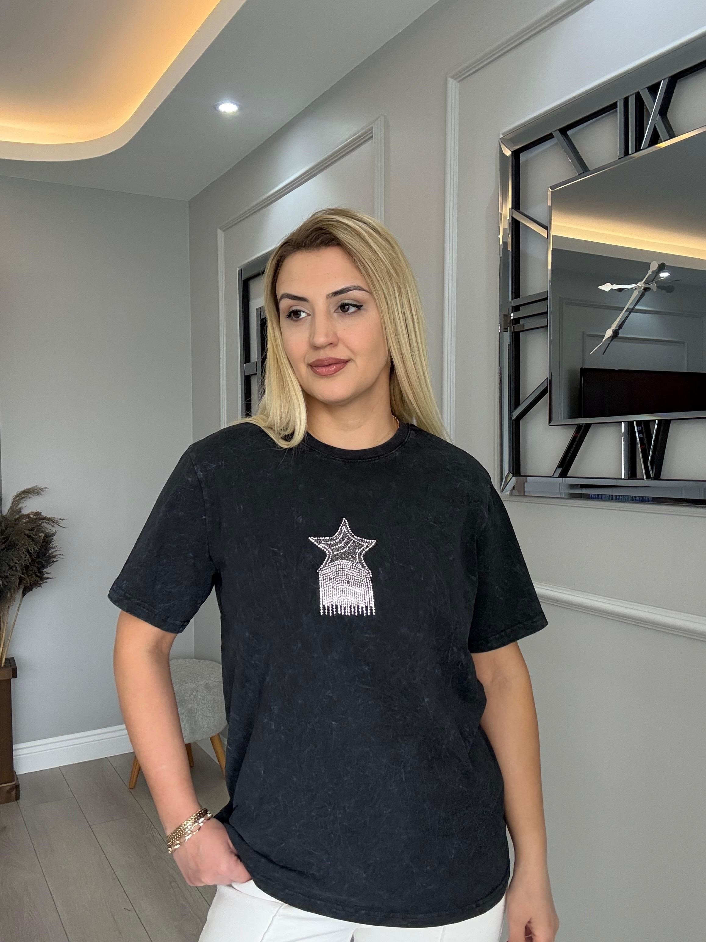 ÖNÜ TAŞLI ORJ MARKA ETİKETLİ TSHİRT 