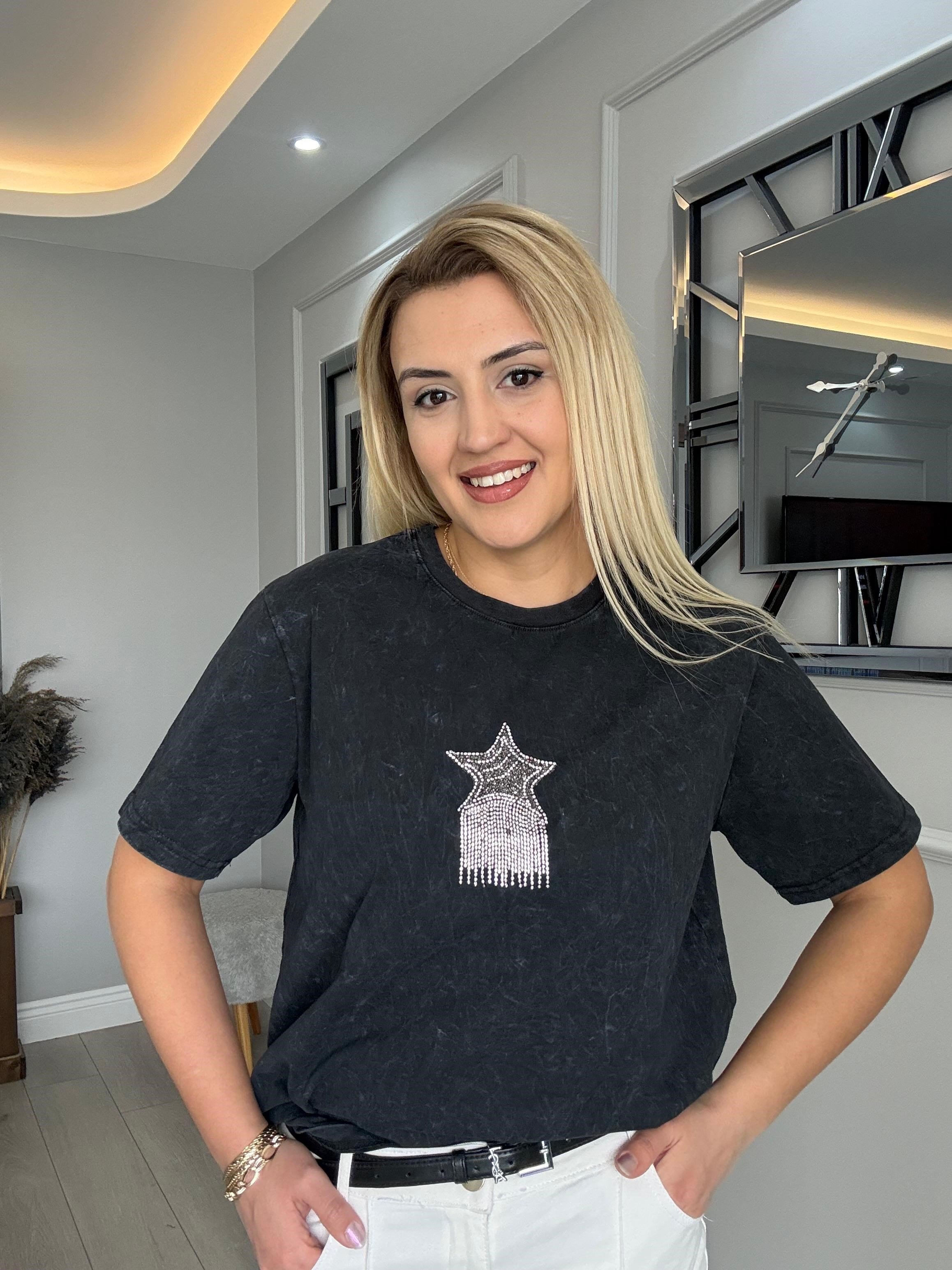 ÖNÜ TAŞLI ORJ MARKA ETİKETLİ TSHİRT 