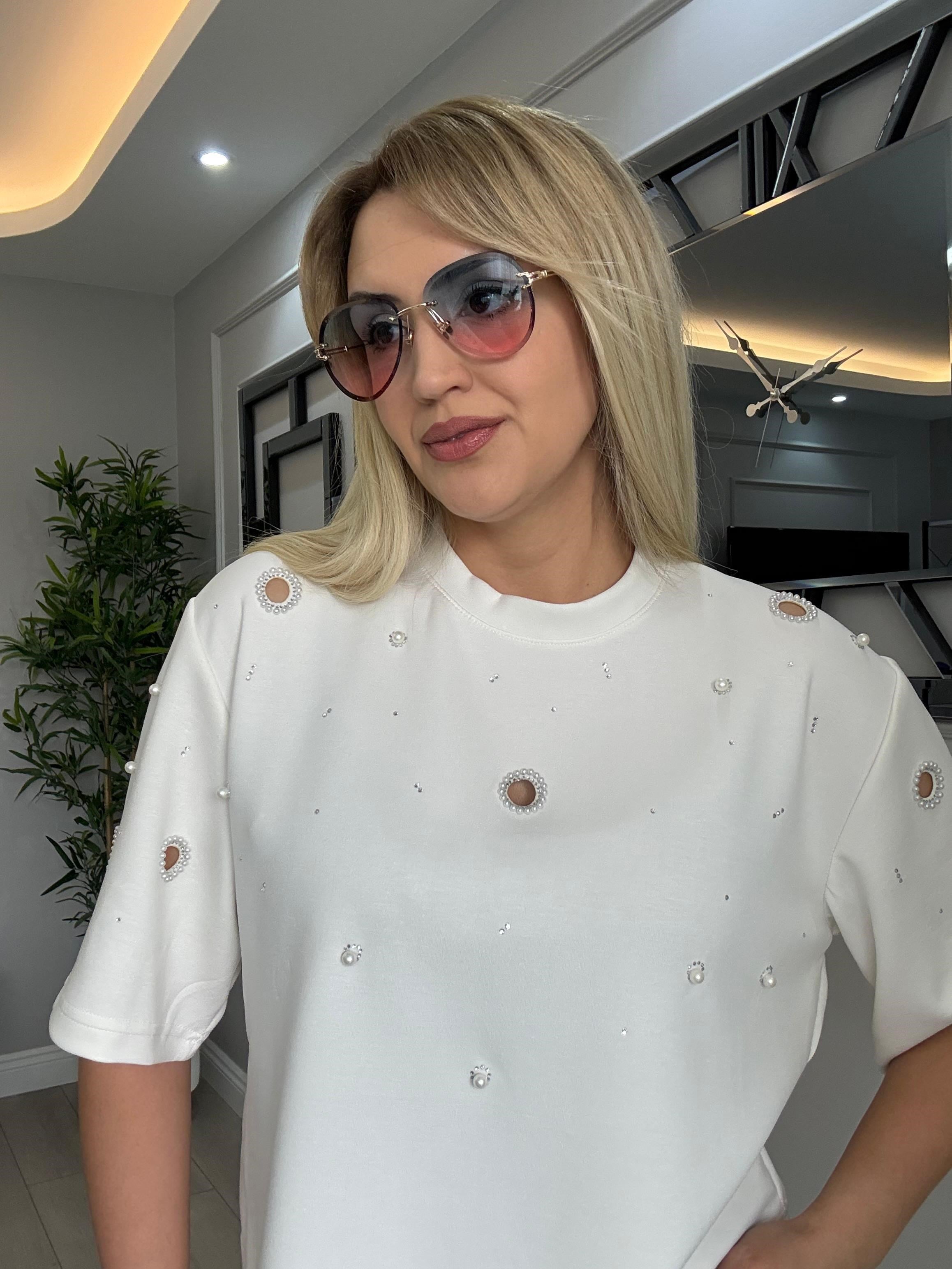 ORJ MARKA MODAL KUMAŞ  KUŞ GÖZÜ DETAYLI İNCİLİ TSHİRT BEYAZ
