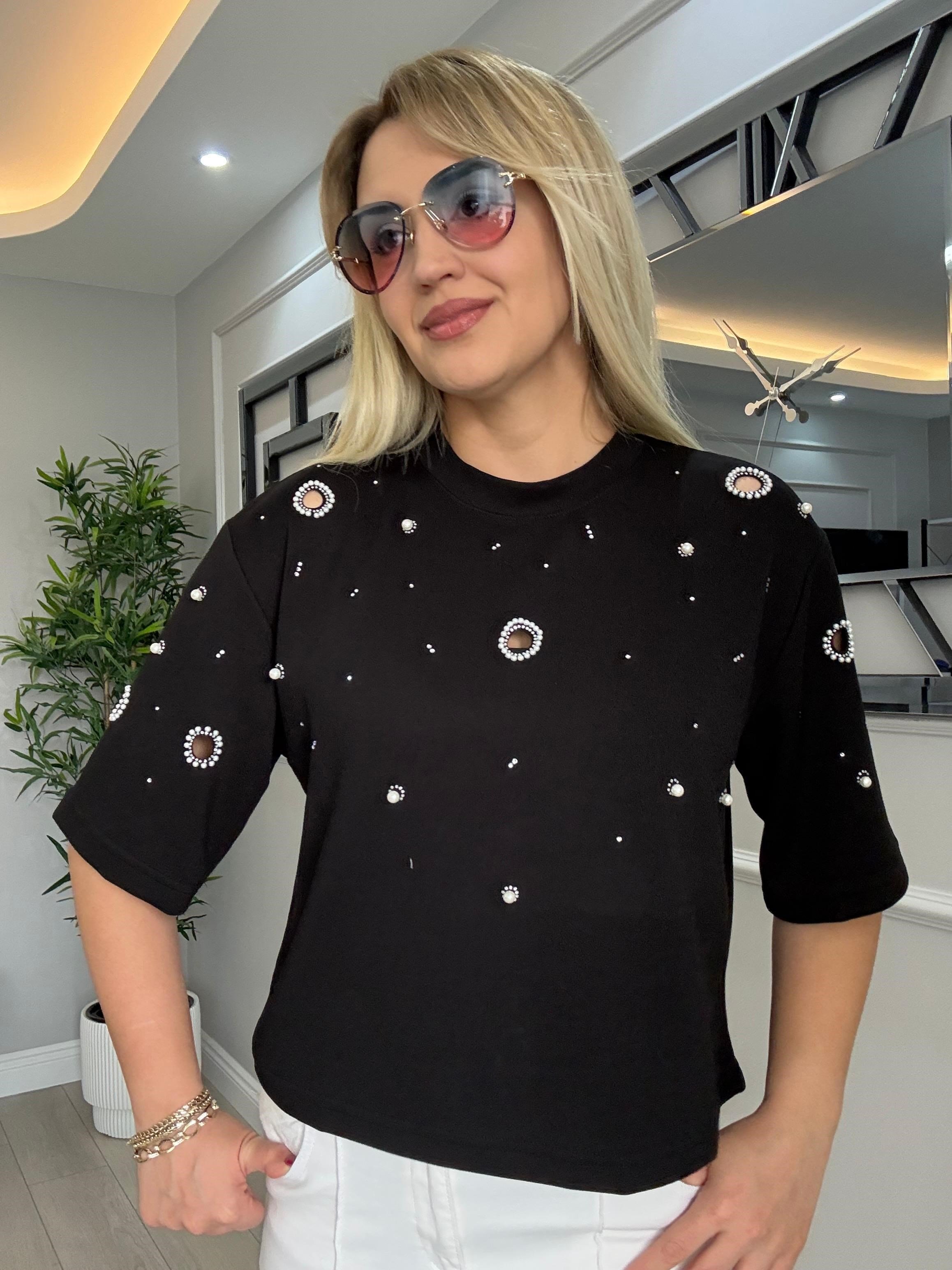 ORJ MARKA MODAL KUMAŞ  KUŞ GÖZÜ DETAYLI İNCİLİ TSHİRT SİYAH 