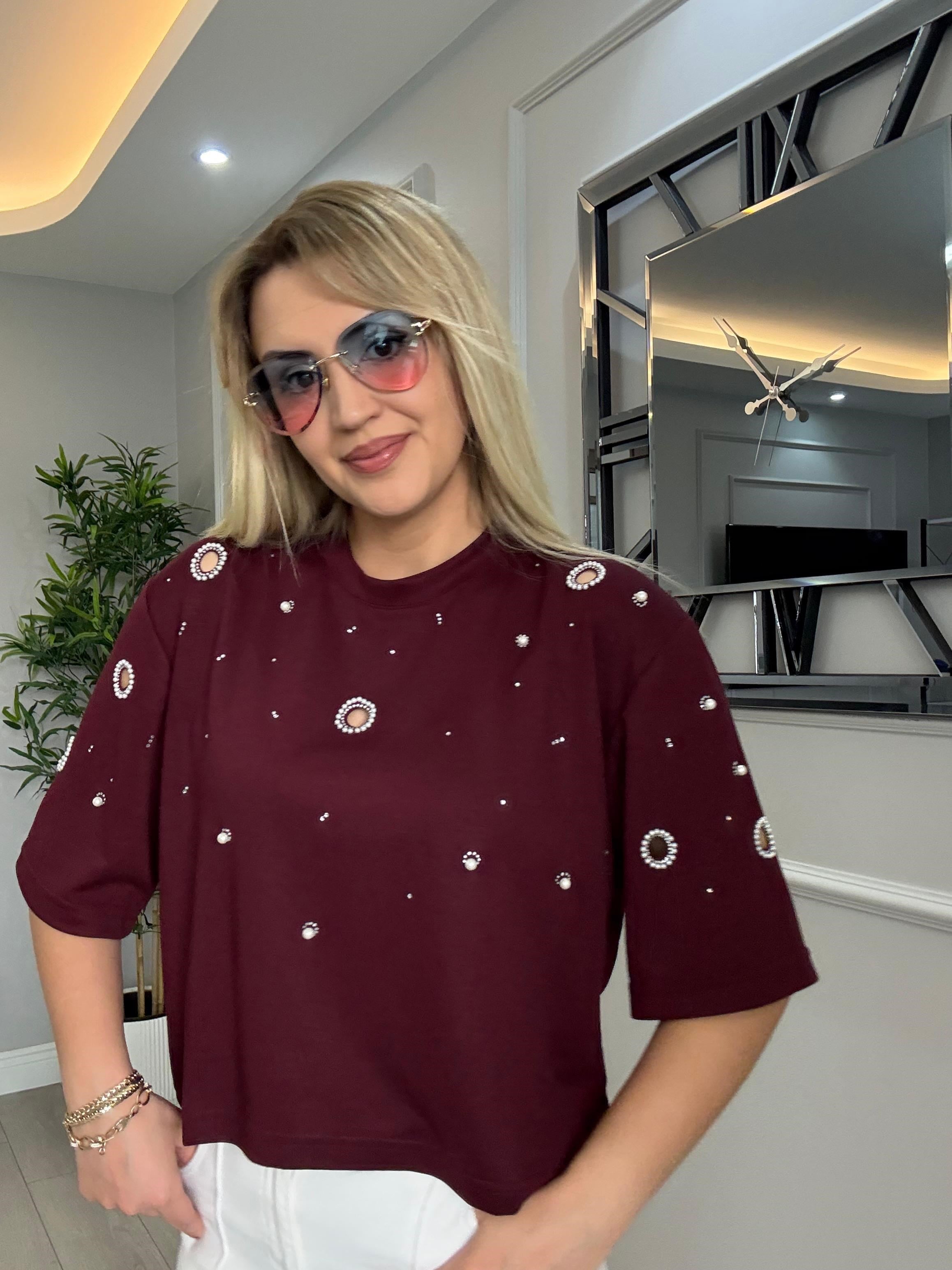 ORJ MARKA MODAL KUMAŞ  KUŞ GÖZÜ DETAYLI İNCİLİ TSHİRT BORDO