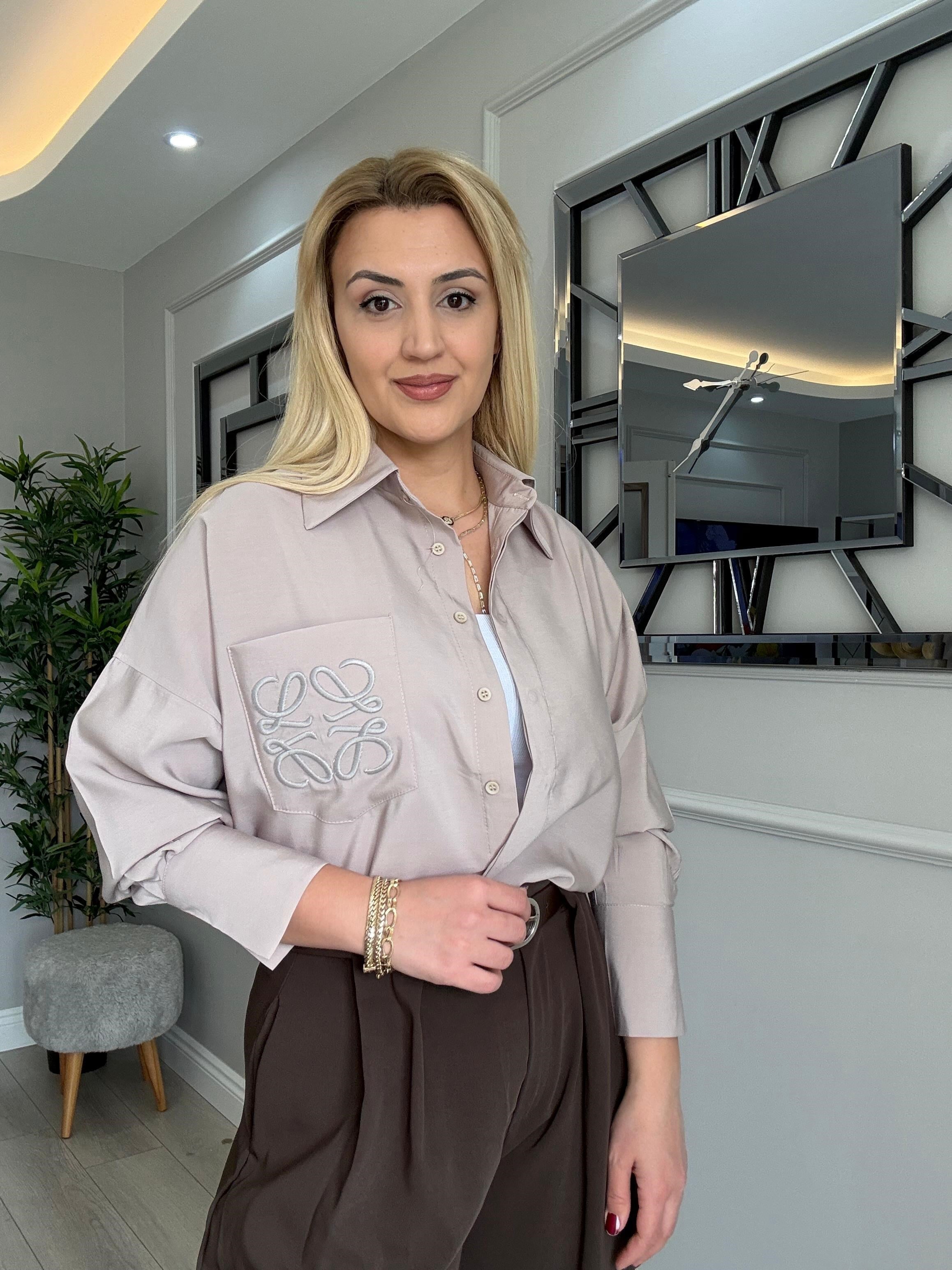 PREMİUM KALİTE 100% MEMNUNİYET GARANTİLİ CEBİ NAKIŞLI GÖMLEK BEJ