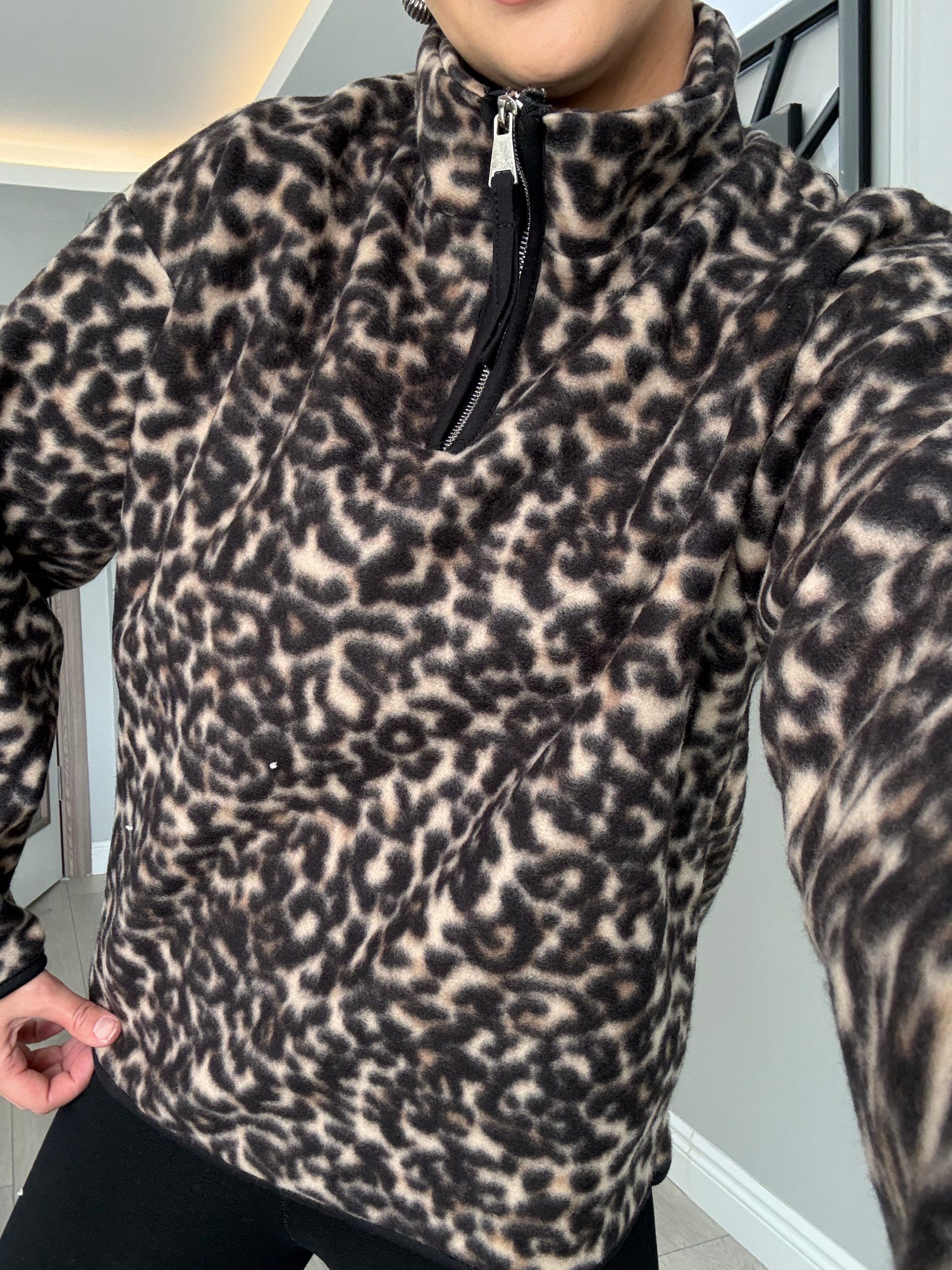 Yakası fermuarlı leoparlı polar sweat