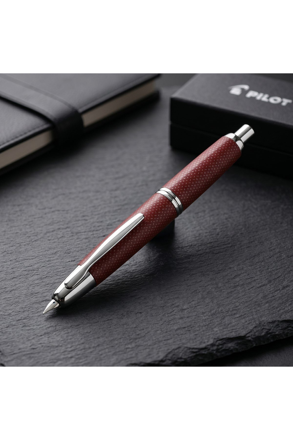 CAPLESS RHODIUM ACCENTS - GRAPHITE Kırmızı - MEDIUM