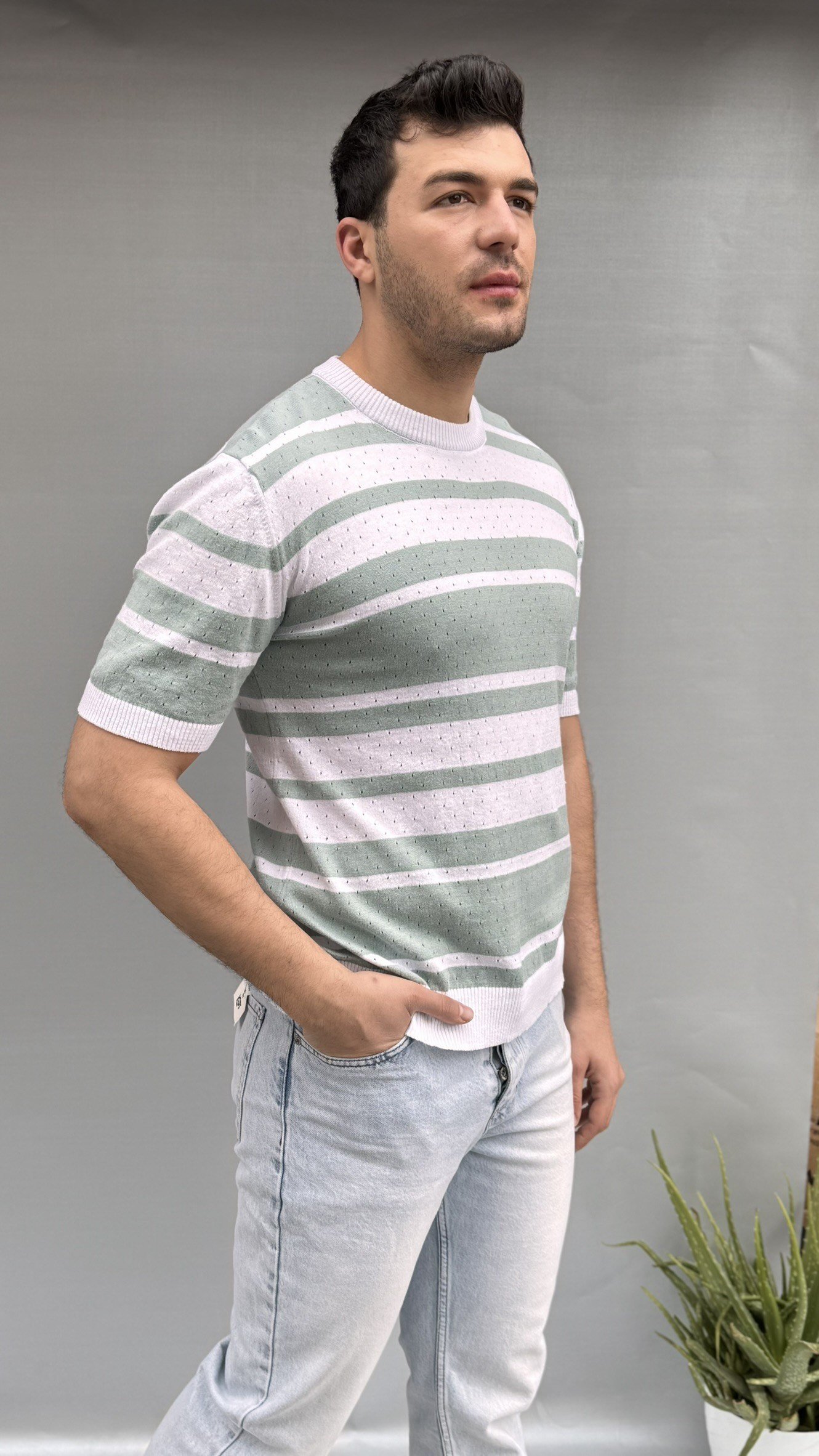 Çizgi Detay Delikli Triko T-shirt