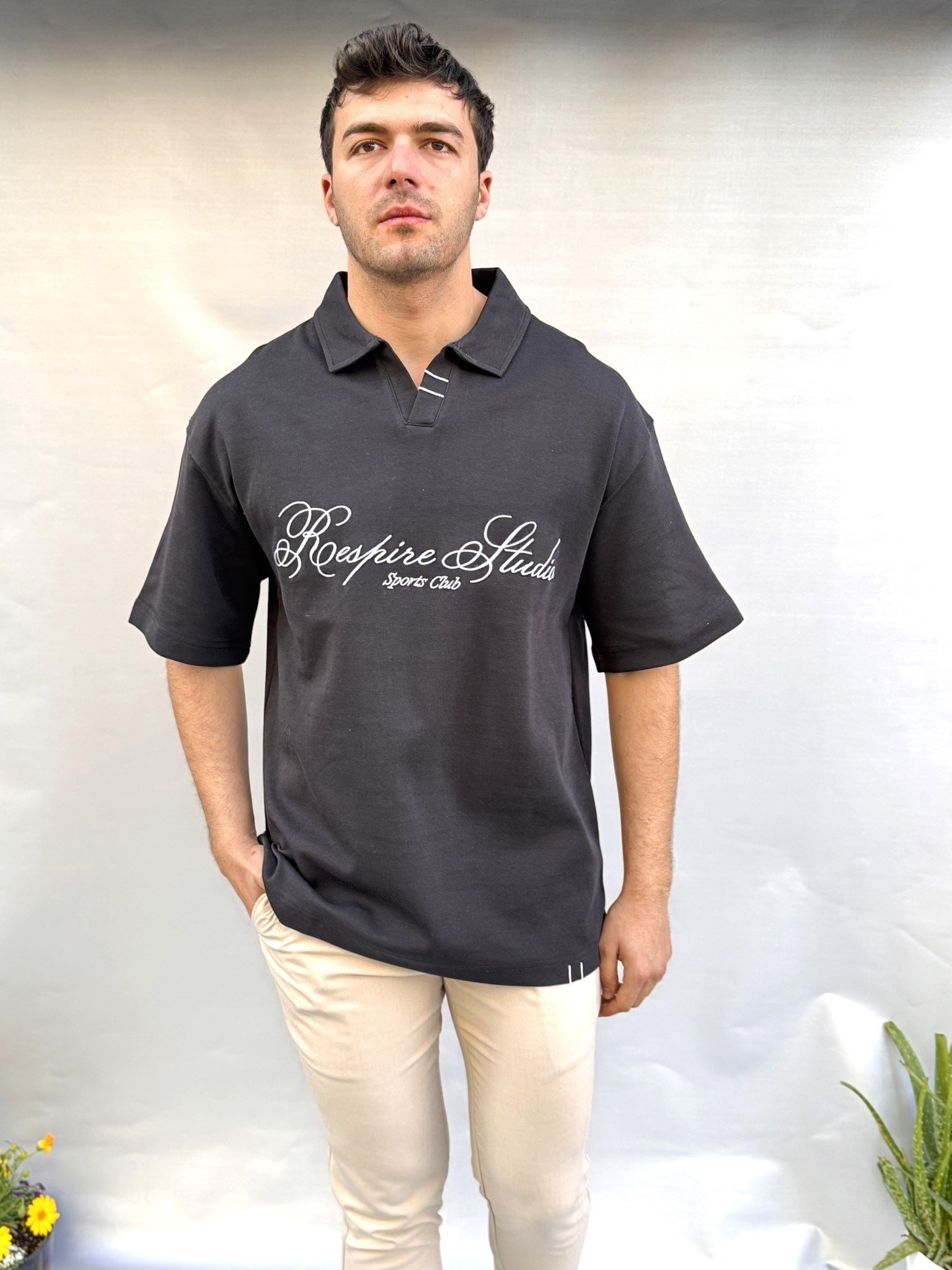 Nakış Yazı Detay Yakalı T-shirt