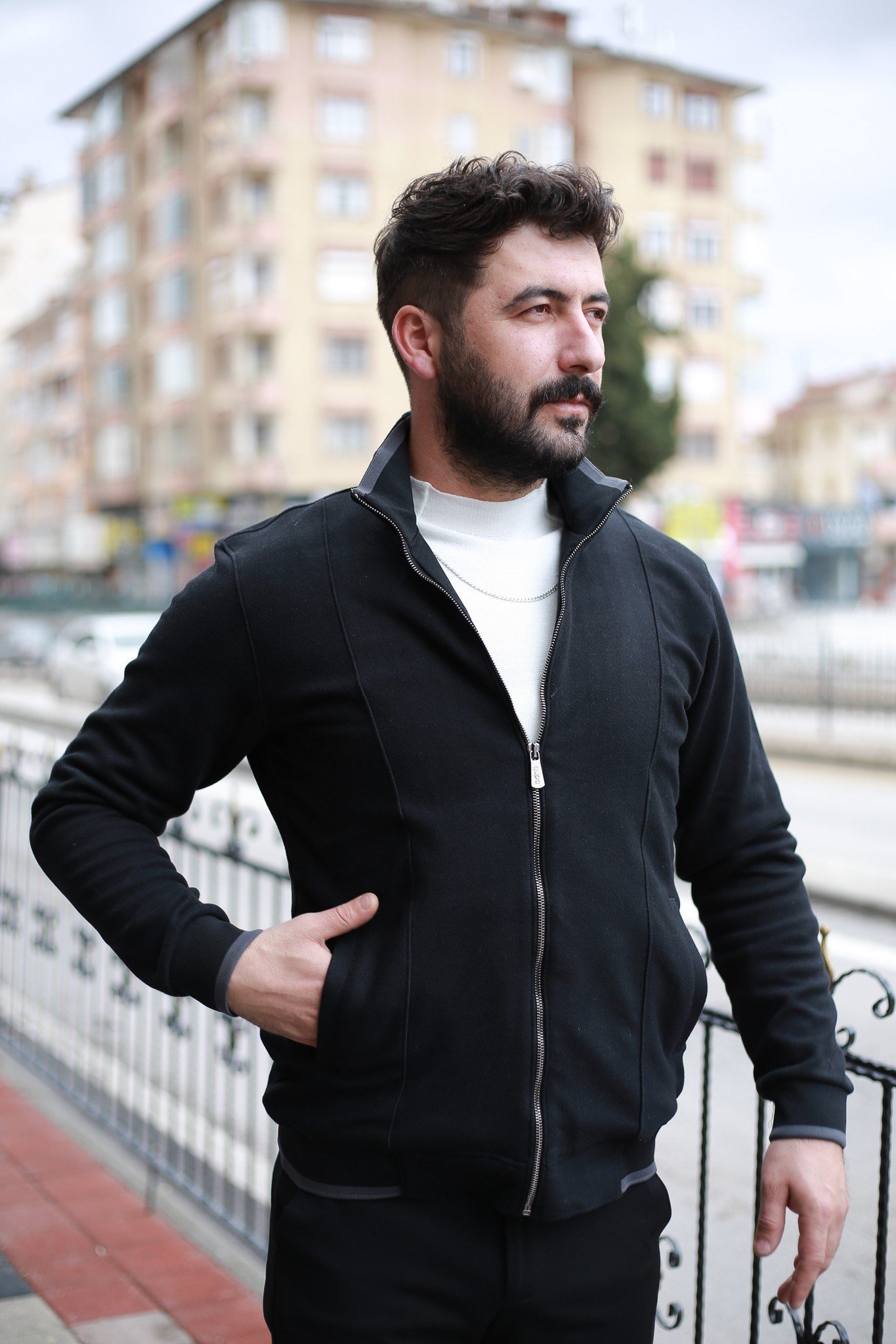Ön Fermuarlı İnce Kaşe