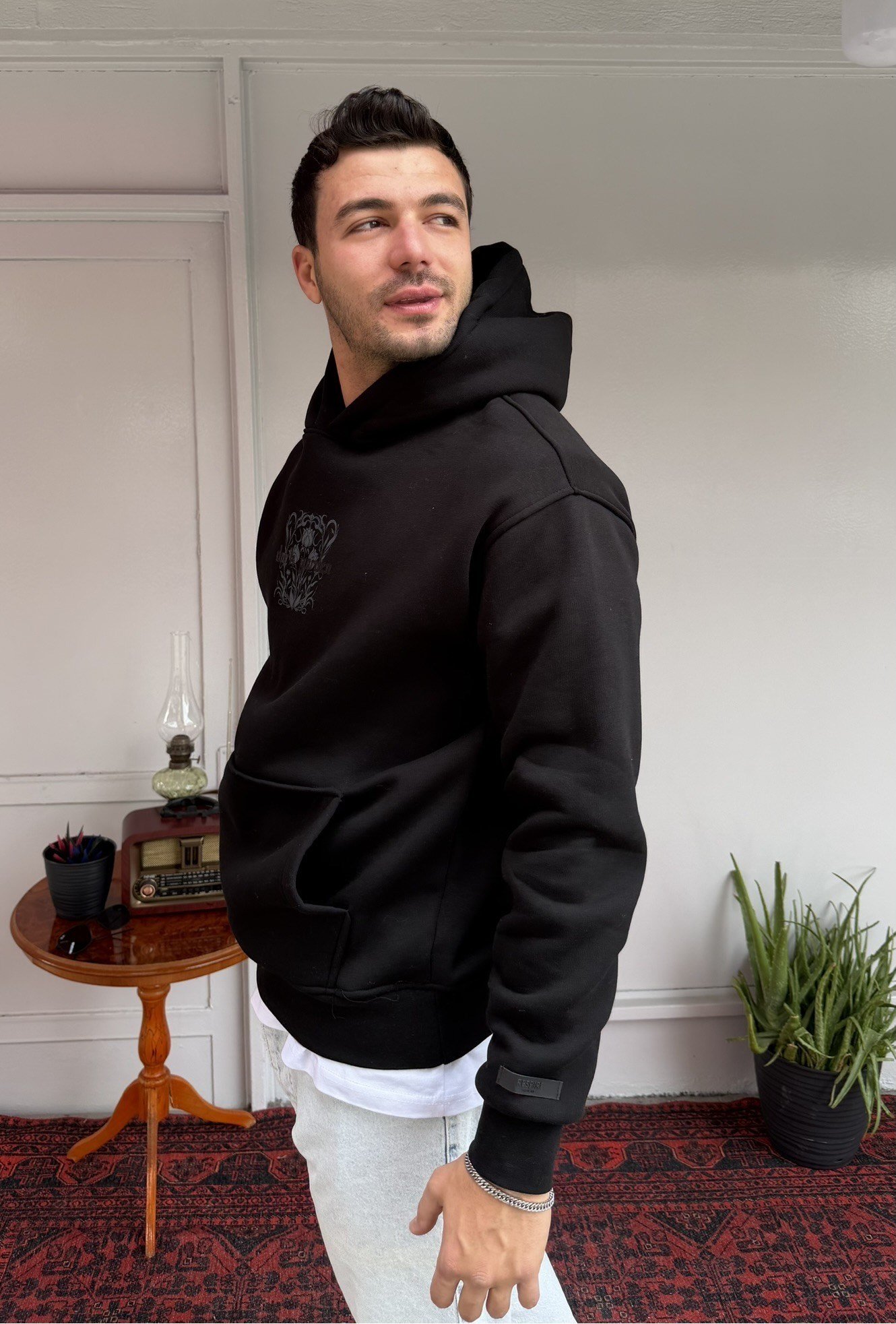 Sırt Baskılı Dark Garden Oversize Sweatshirt