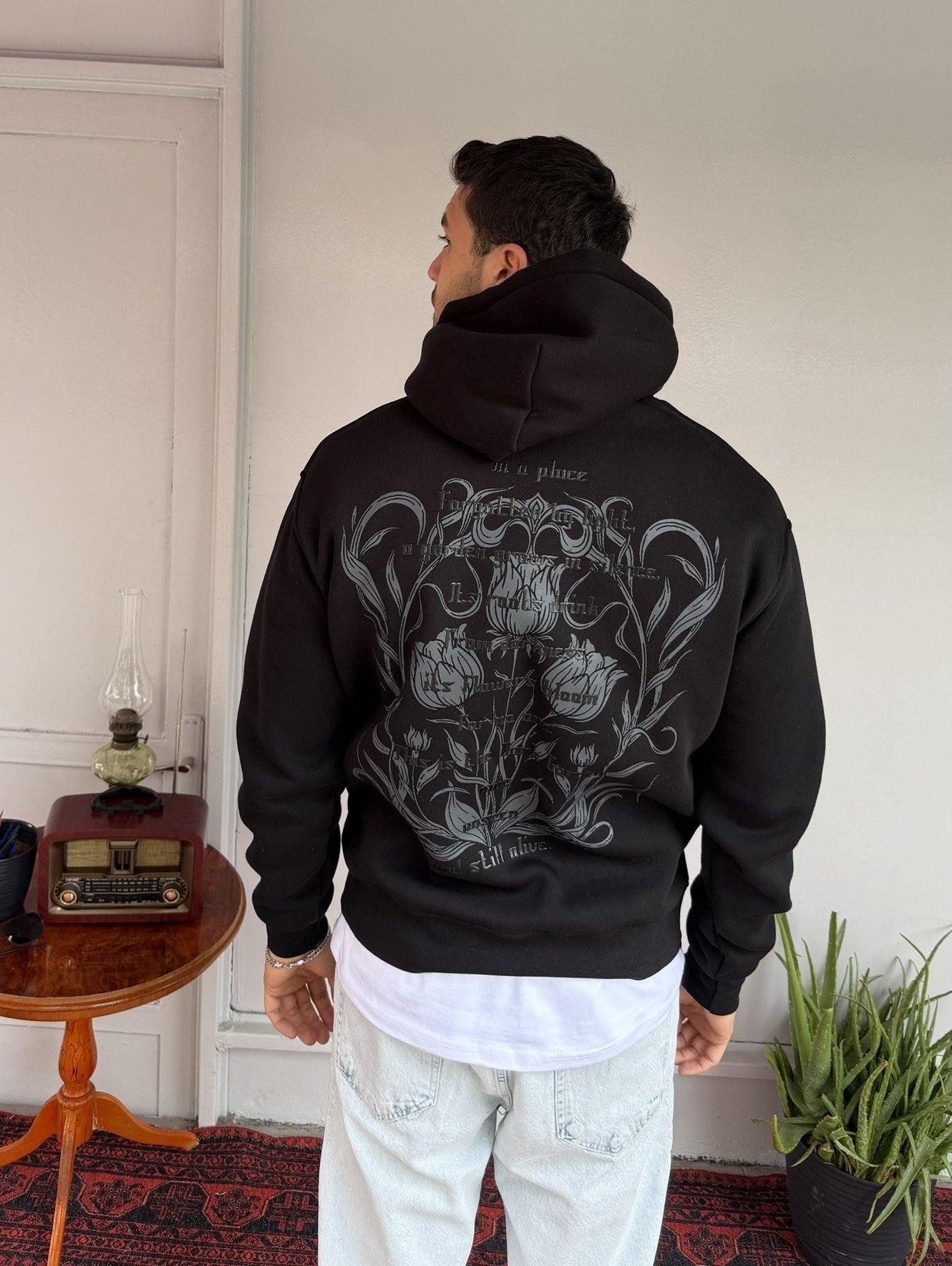 Sırt Baskılı Dark Garden Oversize Sweatshirt