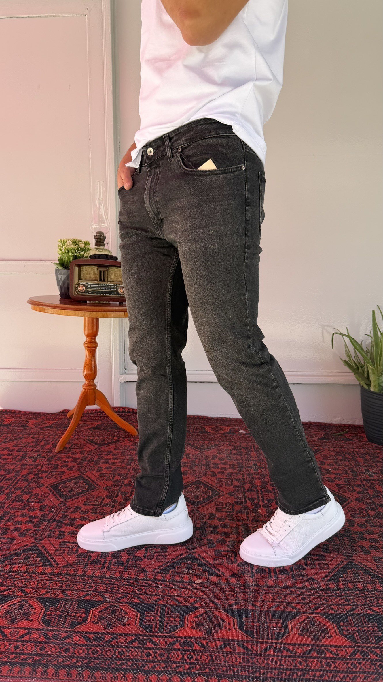 Siyah Yıkamalı Regular Jean