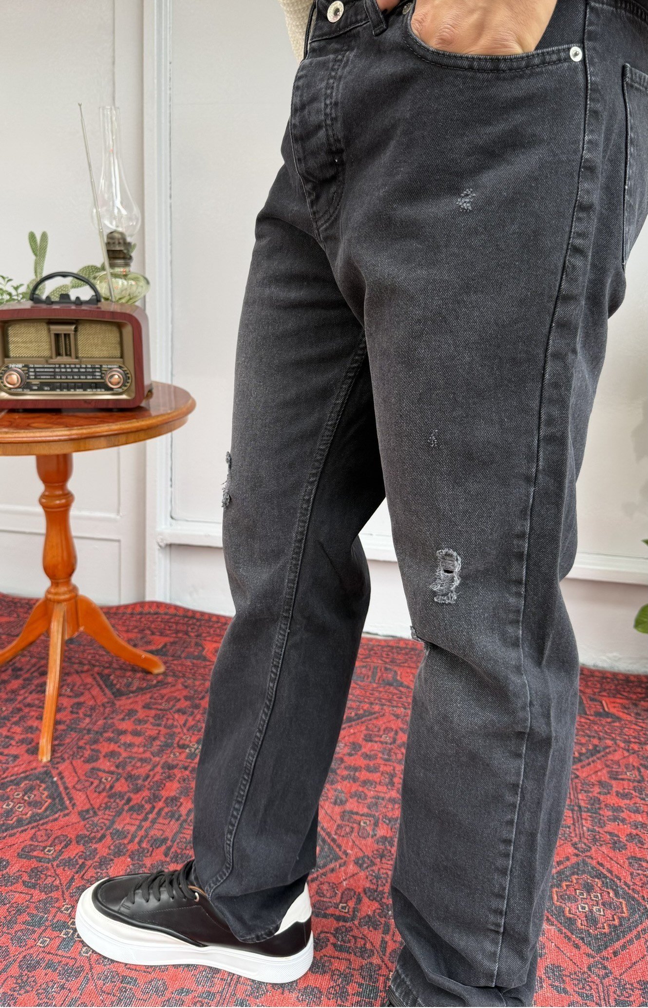 Yırtık Detaylı Siyah Baggy Jean