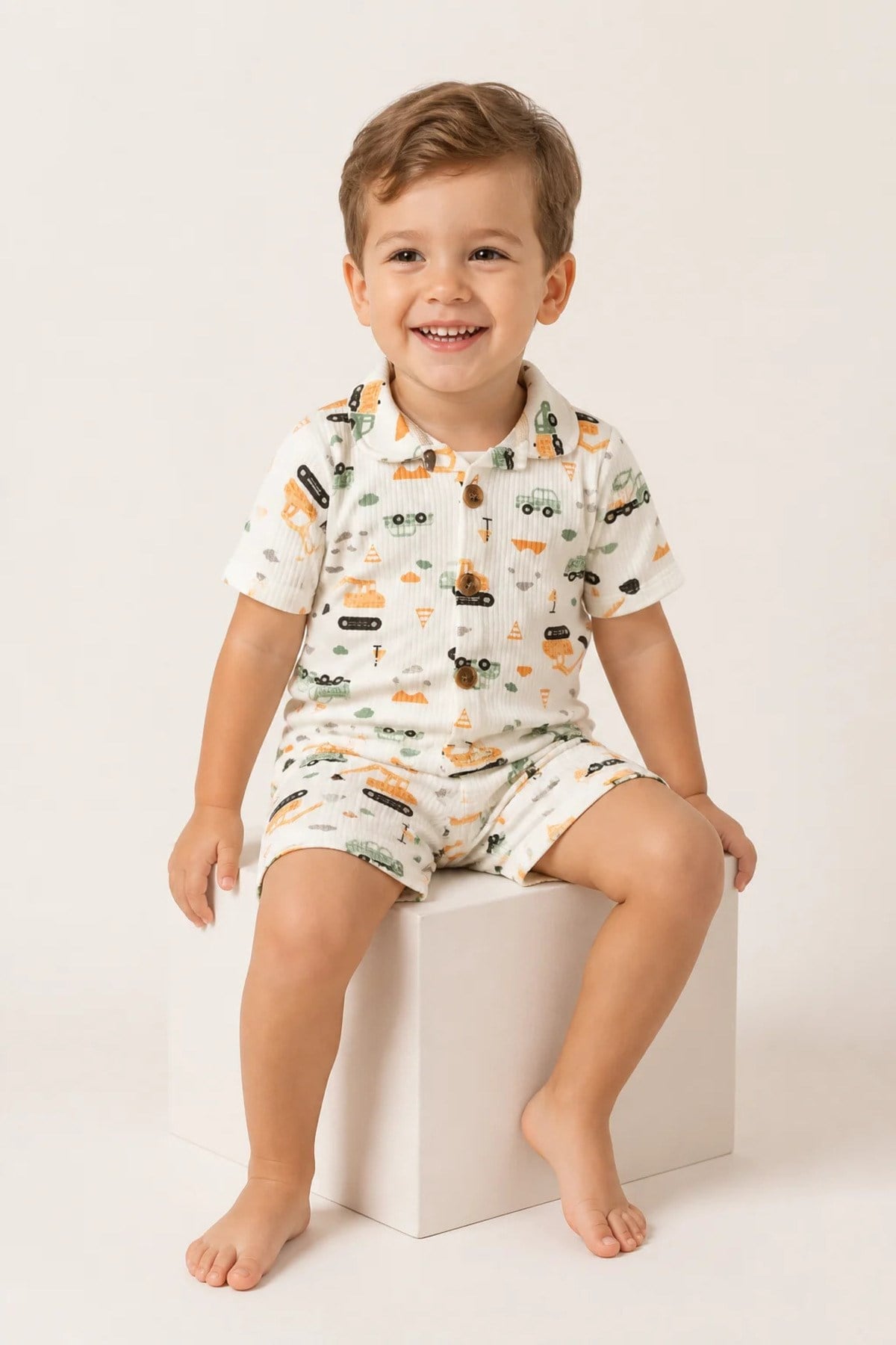 kepçe desenli raporlu erkek çocuk şortlu pijama  takımı