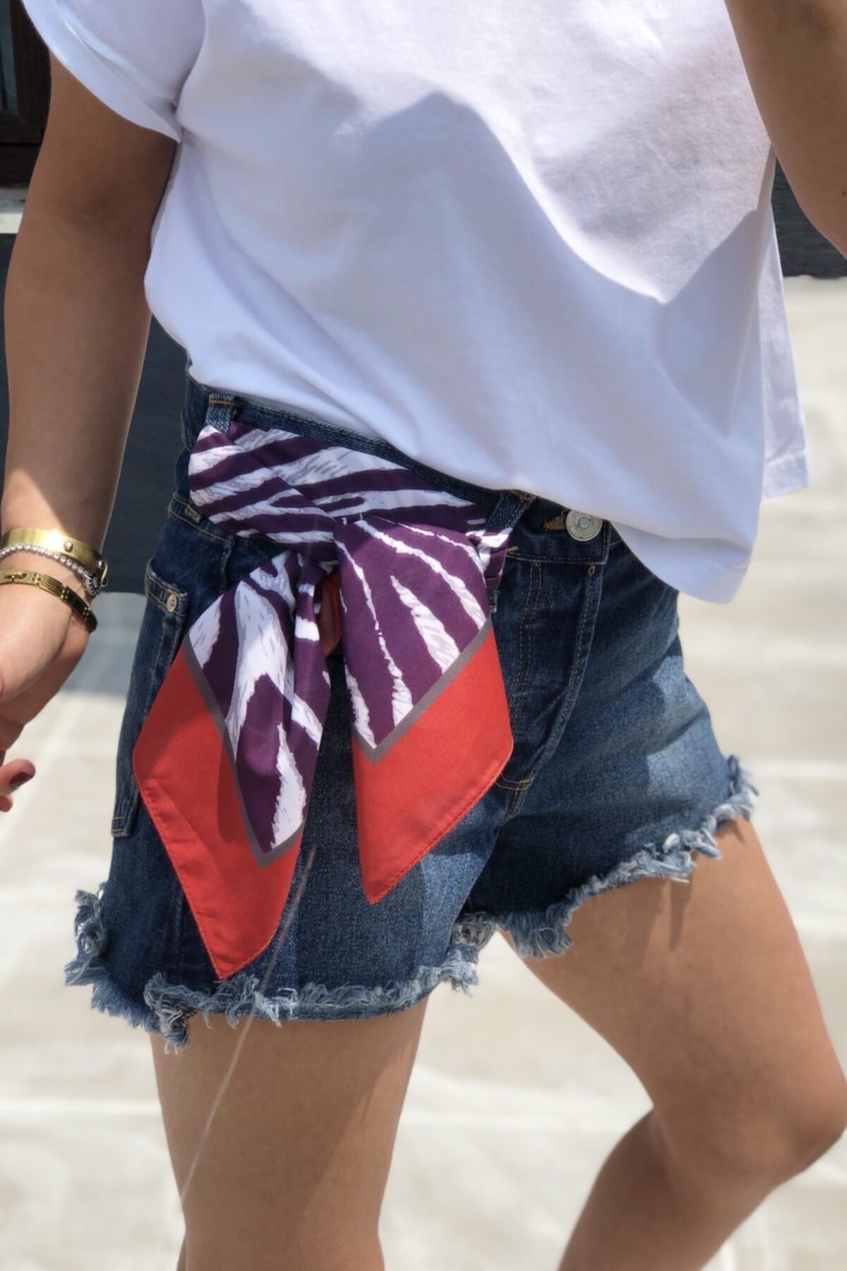 ¿ Kırmızı Kenarlı Zebra Desenli Justın Bandana Kadın
