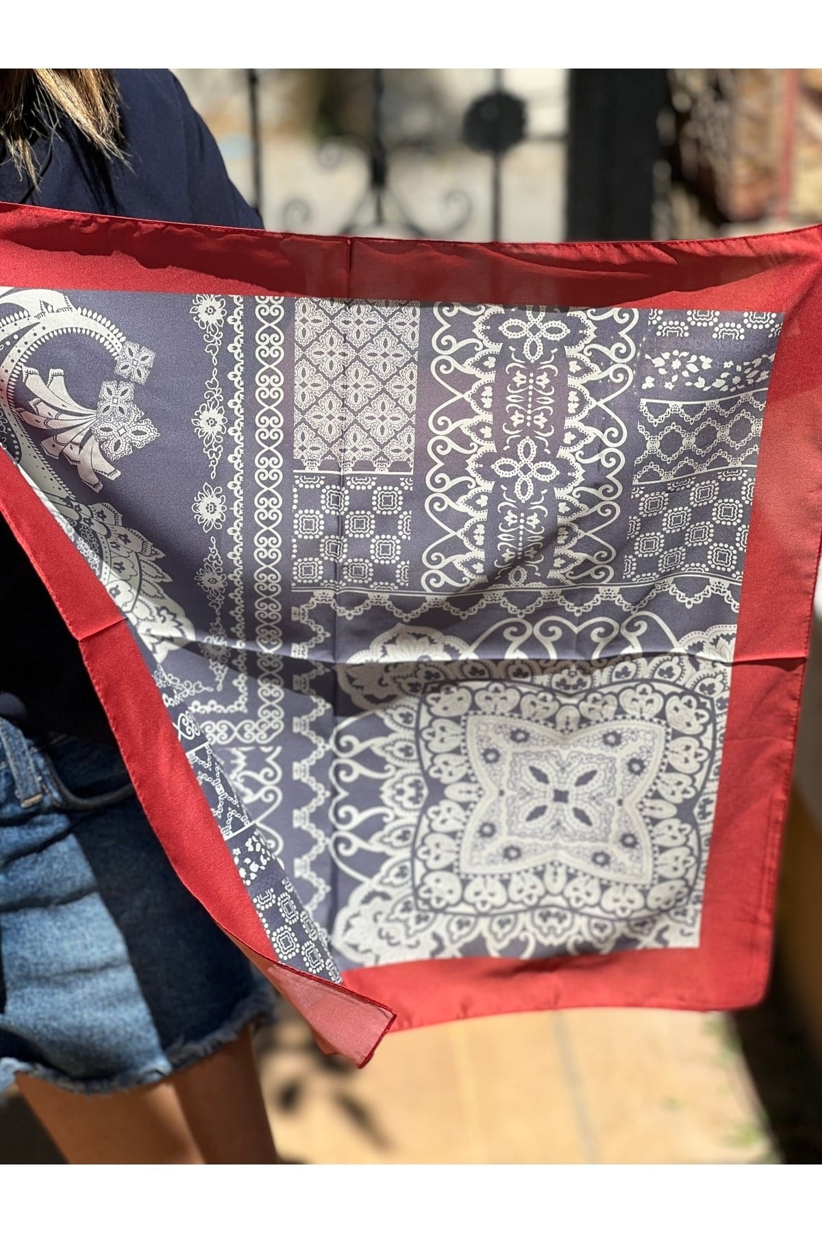 ¿ Kırmızı Mavi Desenli Dıana Fular Bandana Kadın
