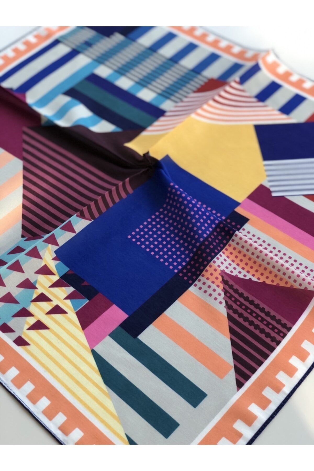 ¿ Lacvert Turuncu Geometrik Desenli Judy Fular Bandana