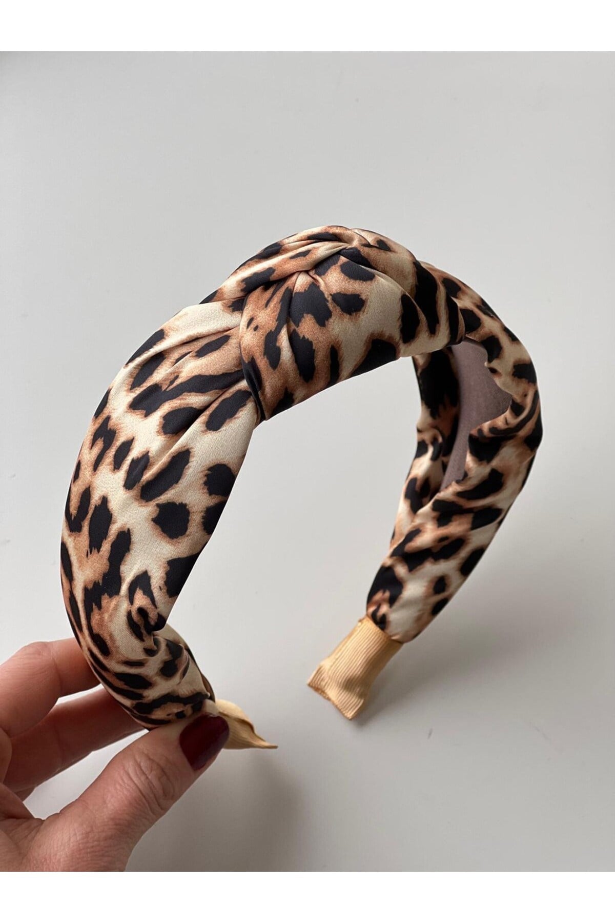 Bej Leopar Desen Düğümlü Taç