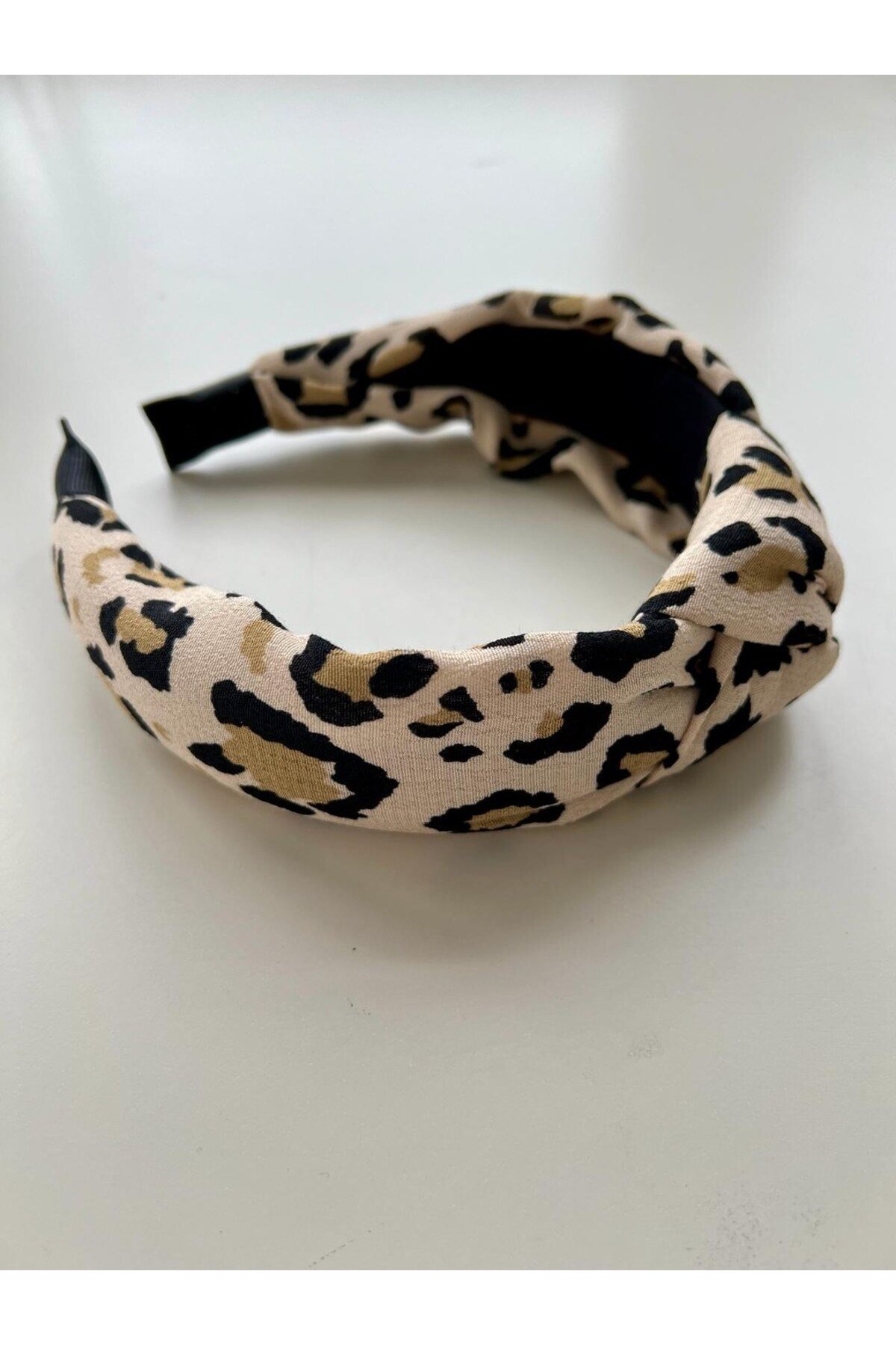bej leopar desenli taç
