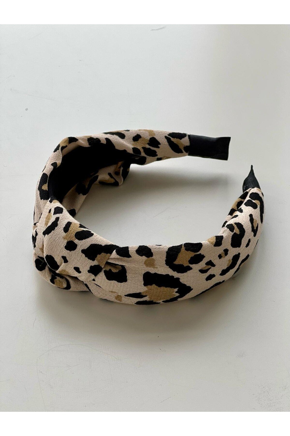 bej leopar desenli taç