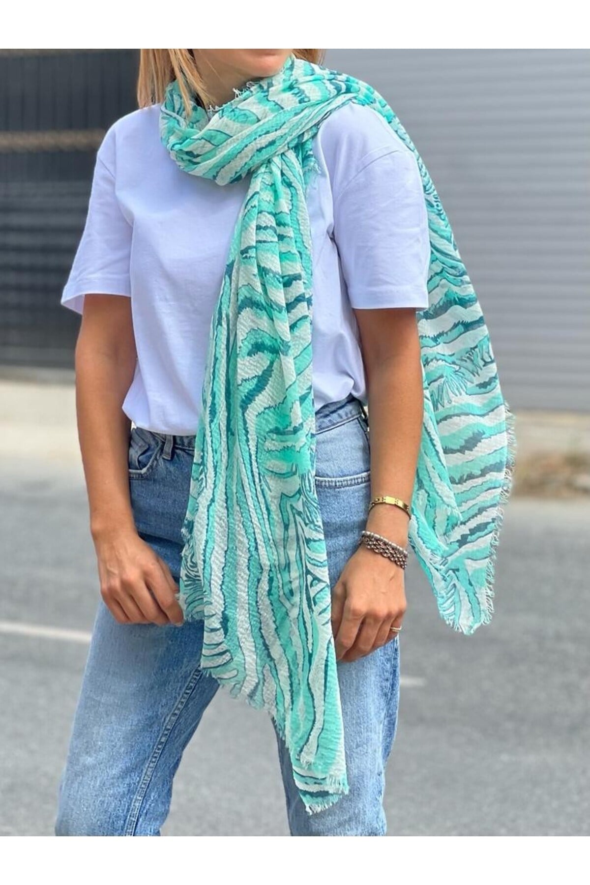 BETSY ŞAL