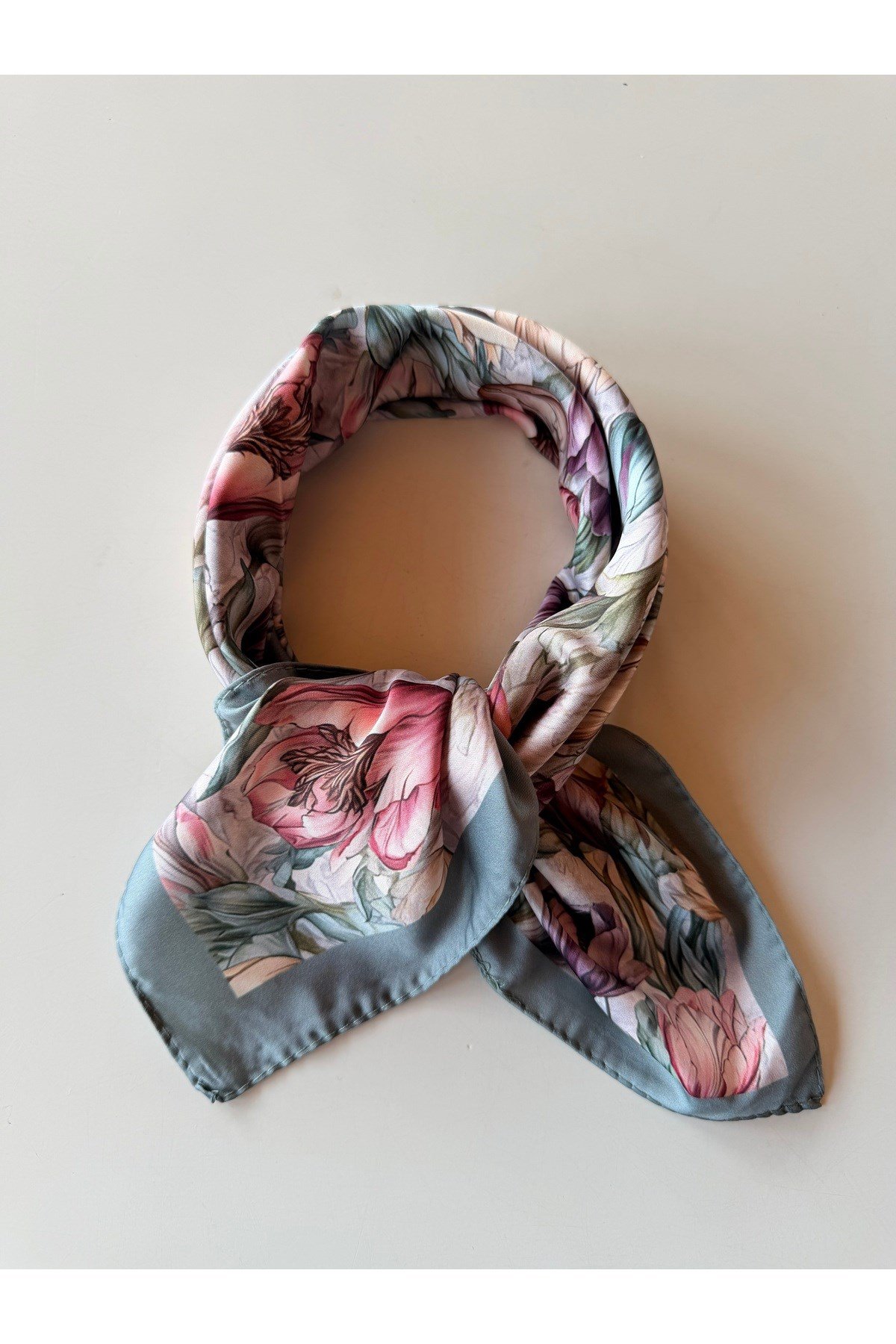 Çiçek Desenli Fular Bandana Kadın Giyim Aksesuar 50x50cm