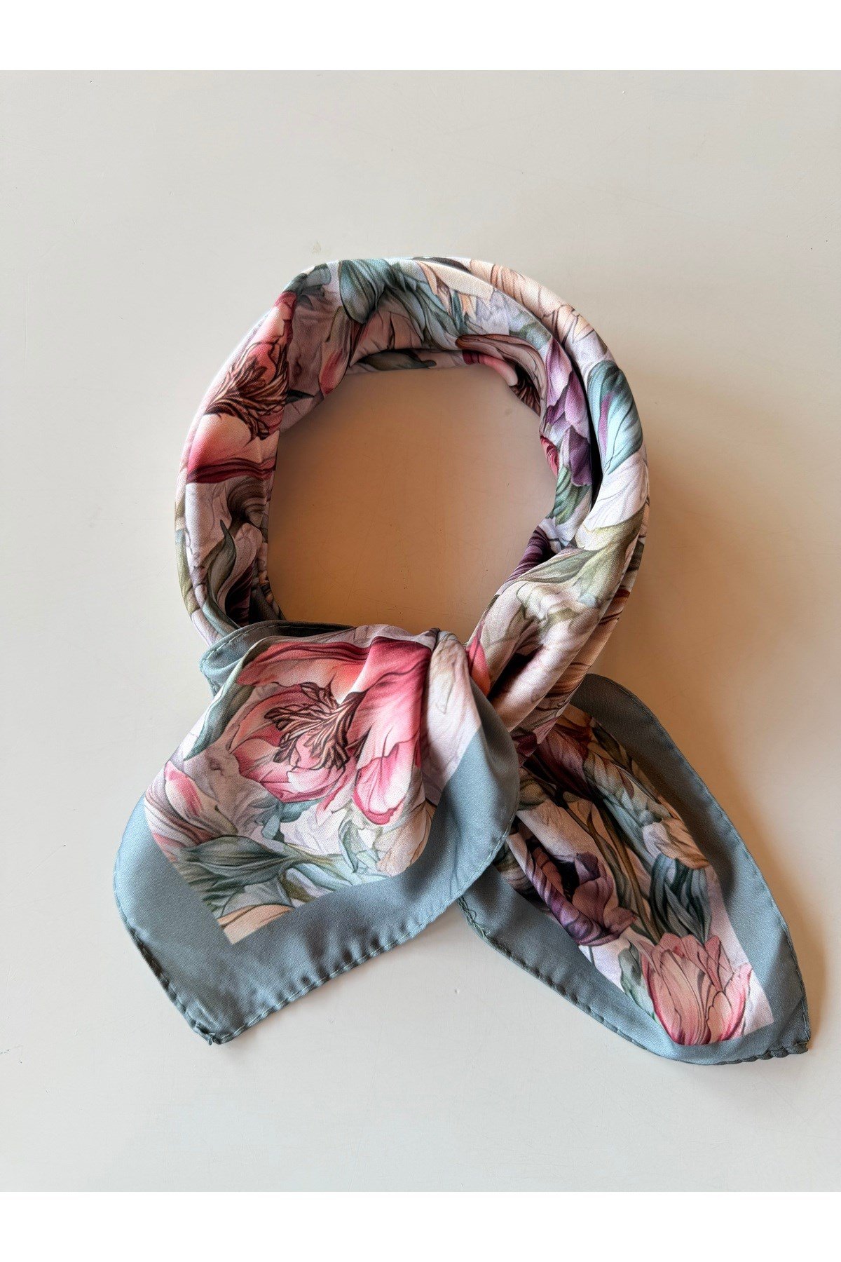 Çiçek Desenli Fular Bandana Kadın Giyim Aksesuar 50x50cm