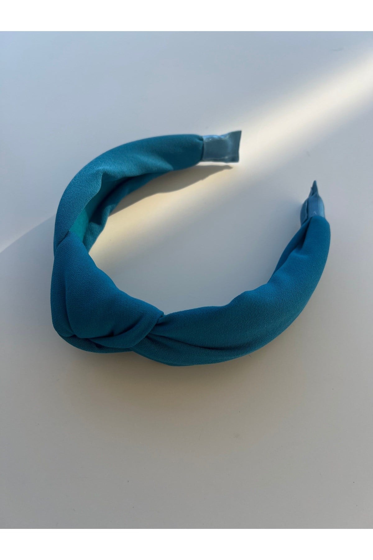 Düz kumaş düğümlü taç bandana