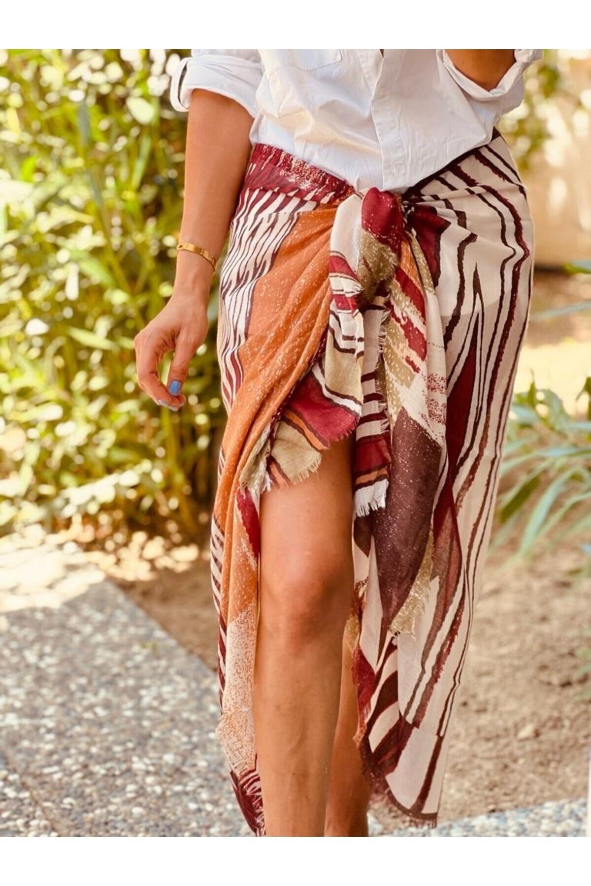 ELENA PAREO