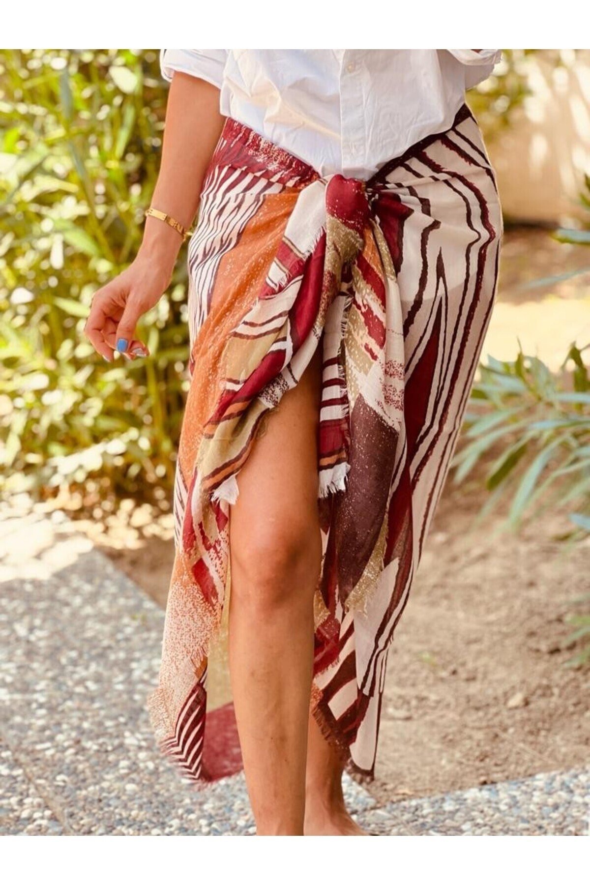 ELENA PAREO