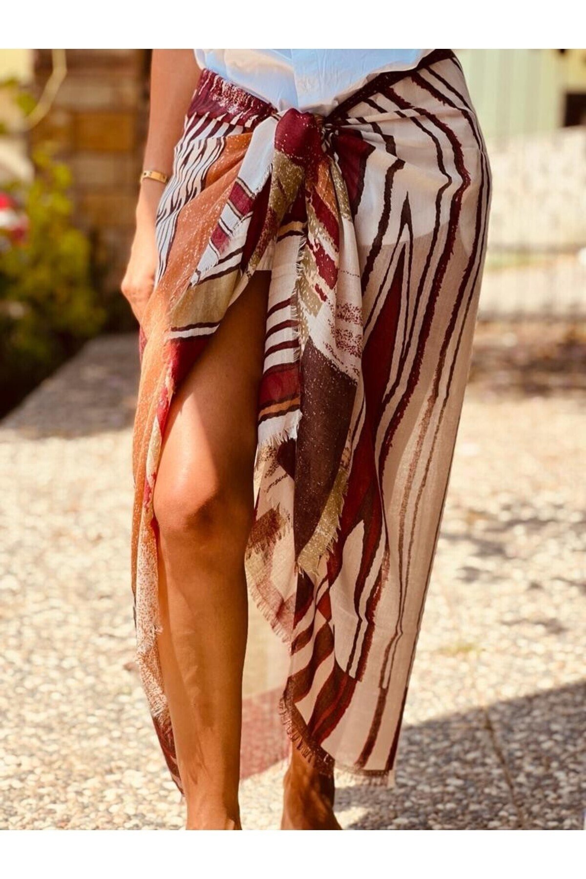 ELENA PAREO