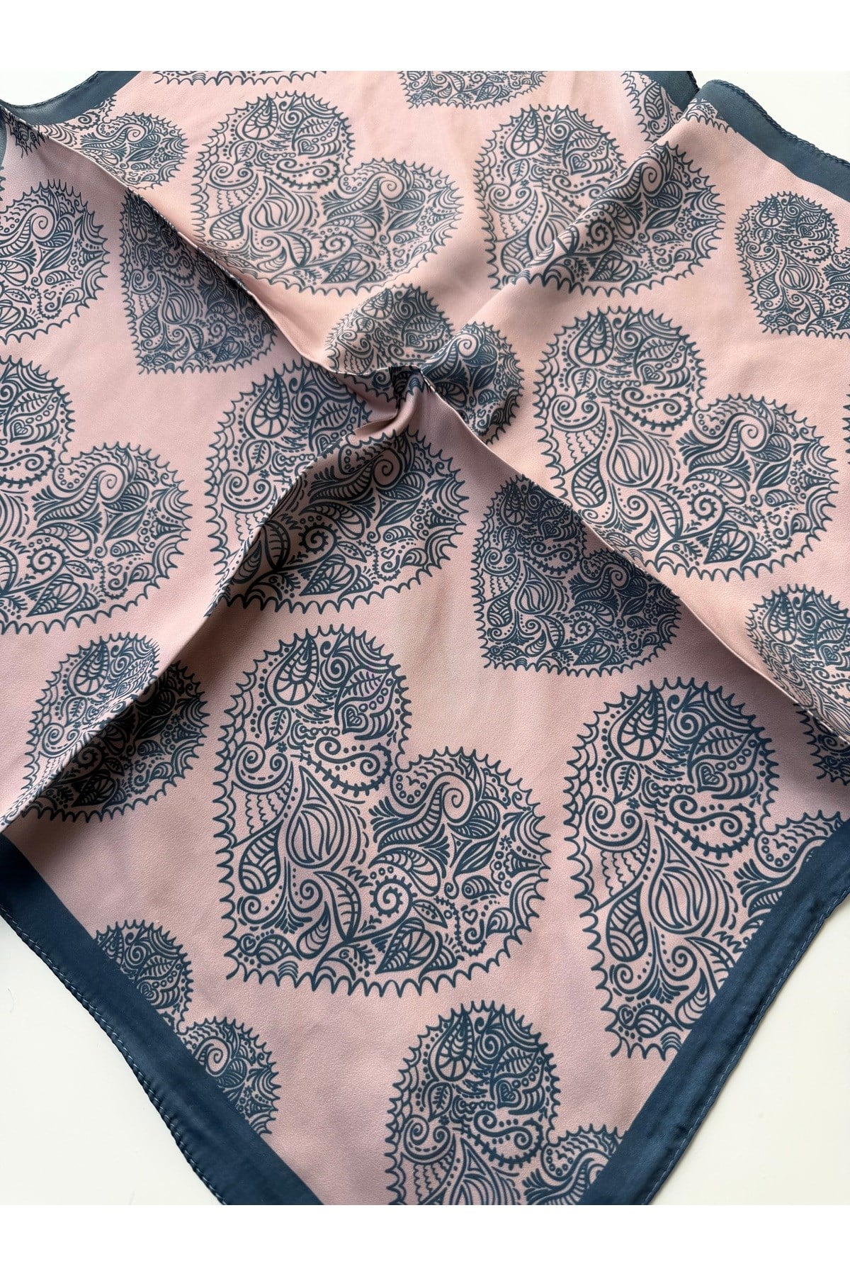 Kalp Desenli Kalpli Fular Bandana 50x50cm Kadın GiYim Aksesuar