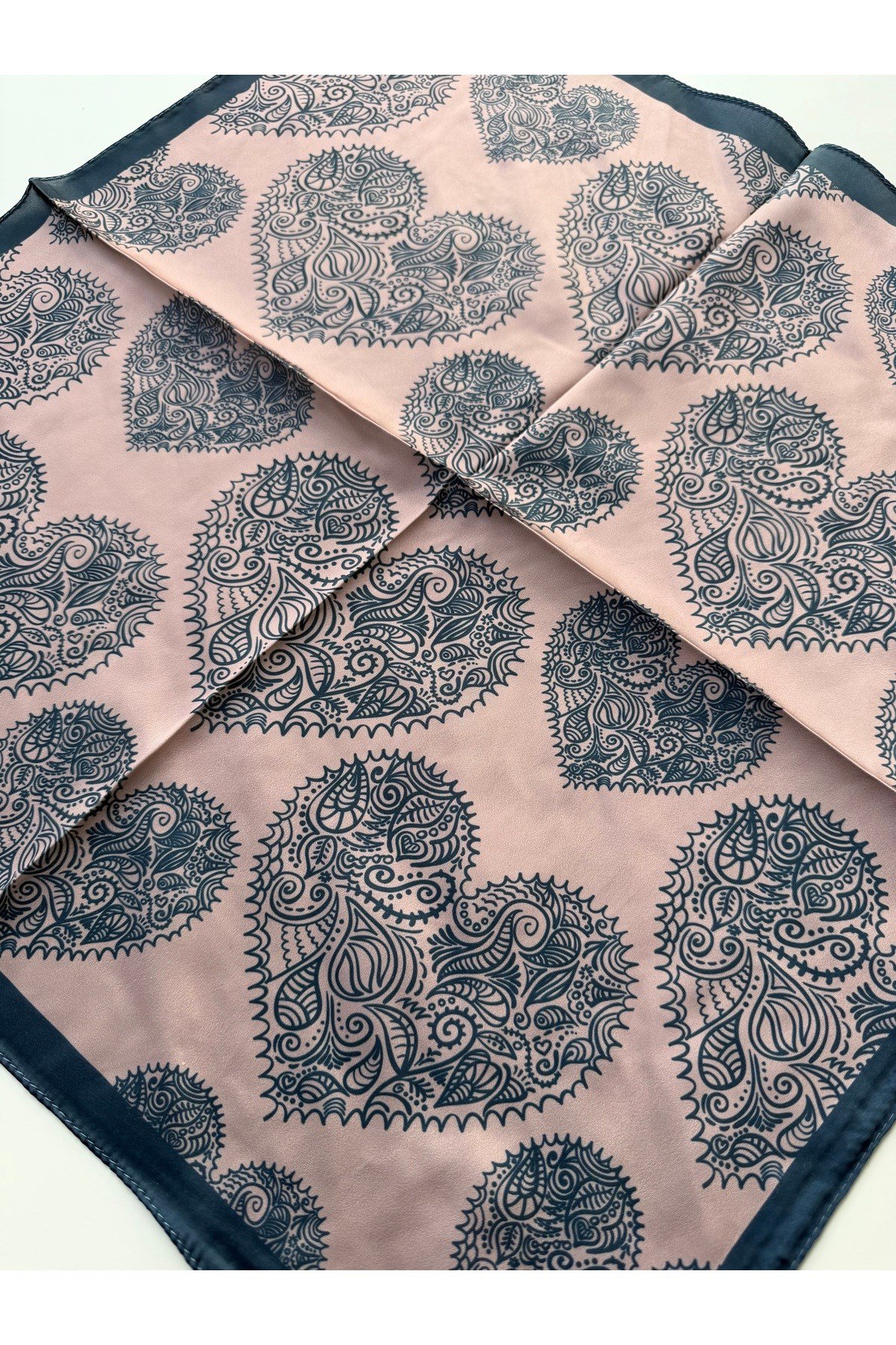 Kalp Desenli Kalpli Fular Bandana 50x50cm Kadın GiYim Aksesuar