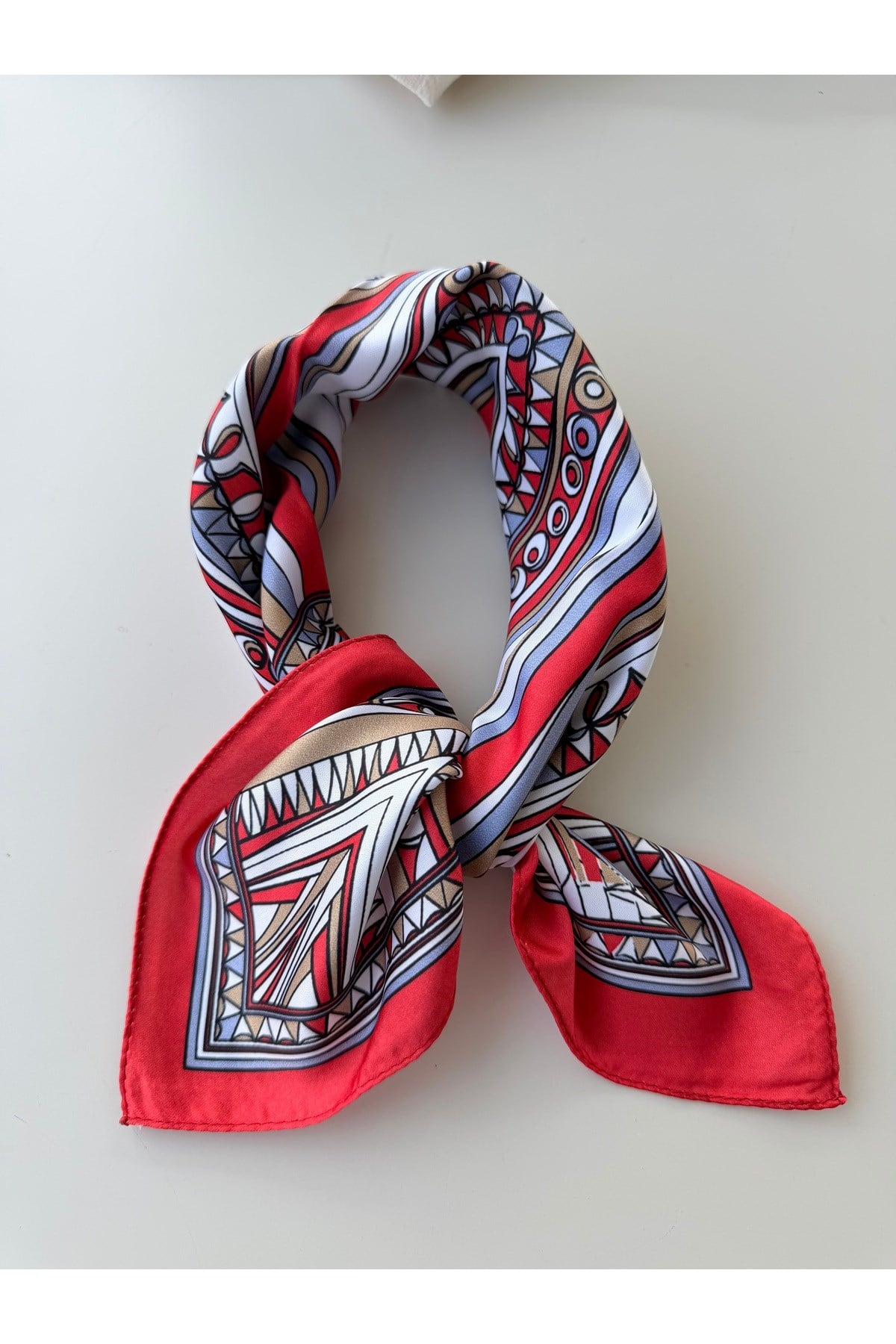 Kırmızı Desenli Fular Bandana Kadın Giyim Aksesuar 50x50cm