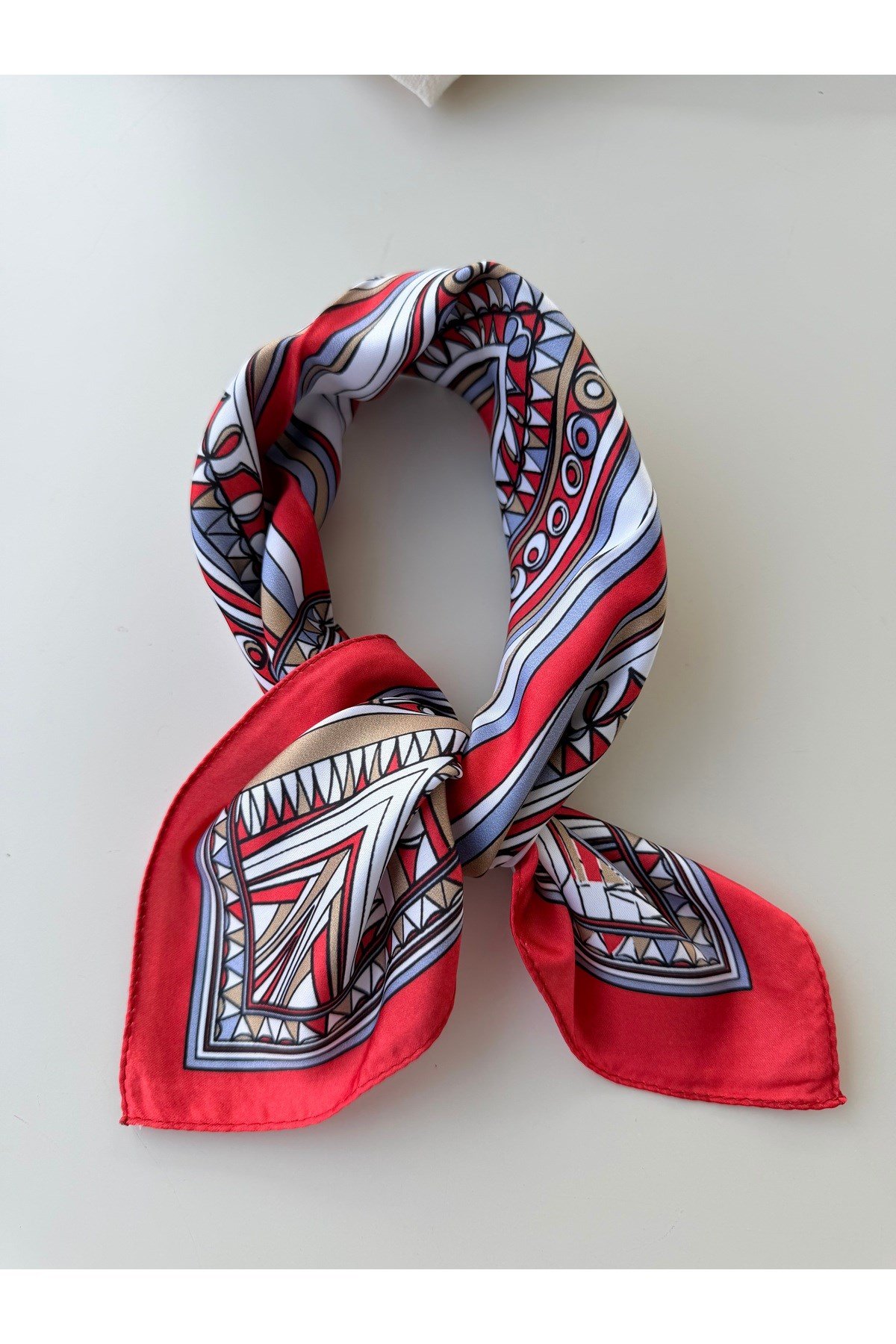 Kırmızı Desenli Fular Bandana Kadın Giyim Aksesuar 50x50cm