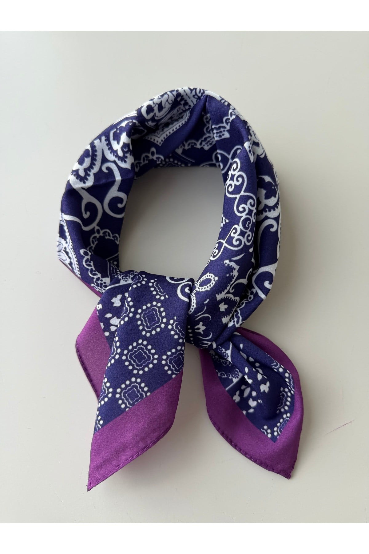 Lacivert Mor Desenli Fular Bandana Kadın Giyim Aksesuar