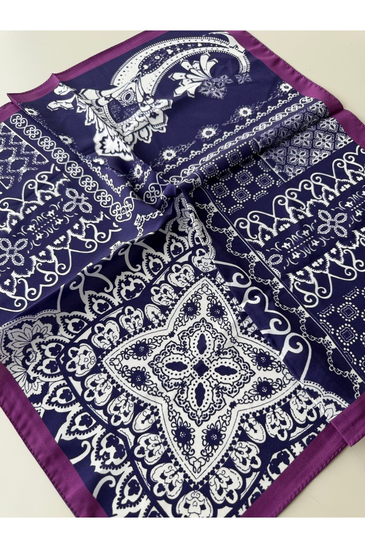 Lacivert Mor Desenli Fular Bandana Kadın Giyim Aksesuar