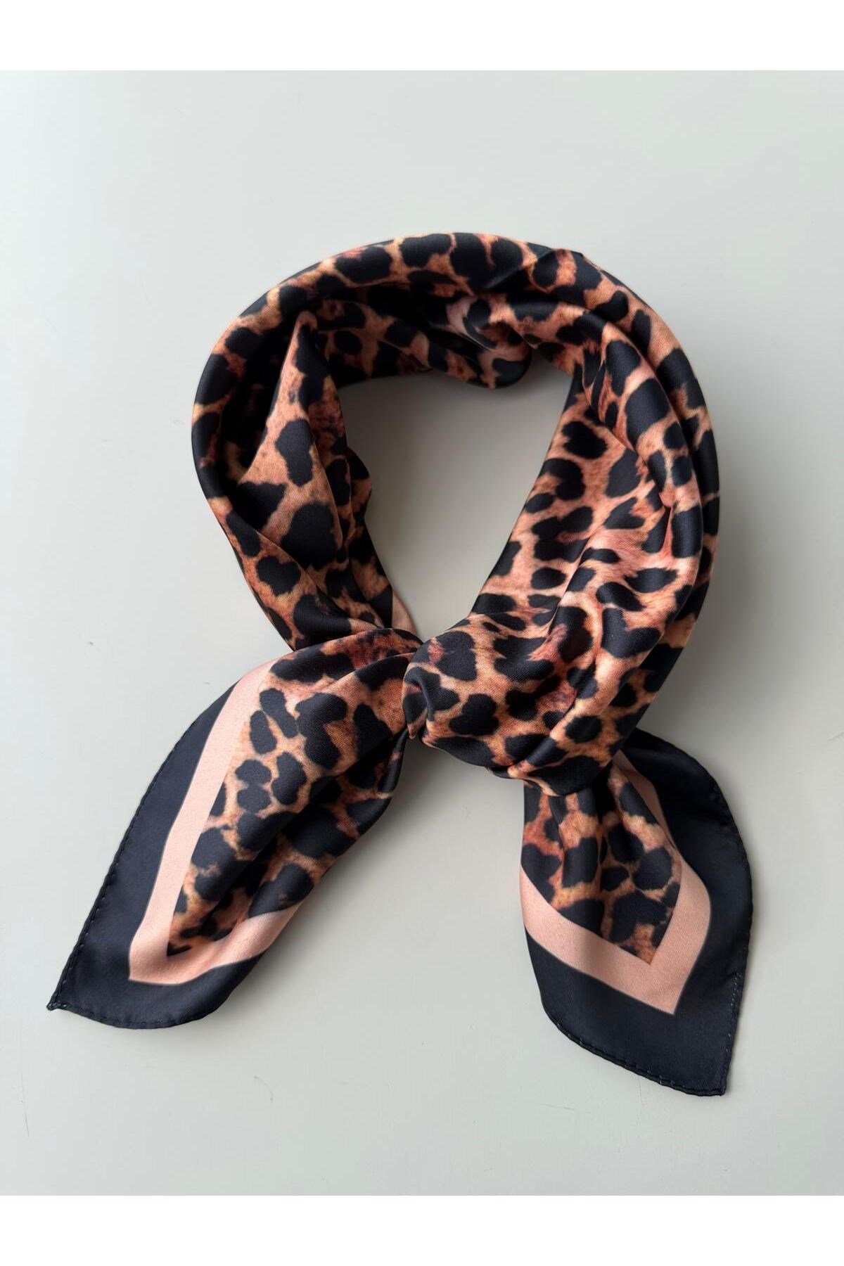 Leopar Desenli 50x50cm Fular Bandana Kadın Giyim Aksesuar