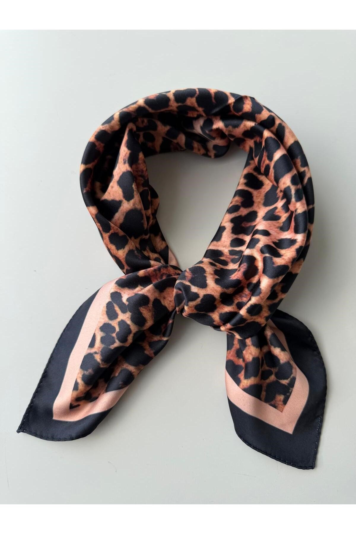 Leopar Desenli 50x50cm Fular Bandana Kadın Giyim Aksesuar