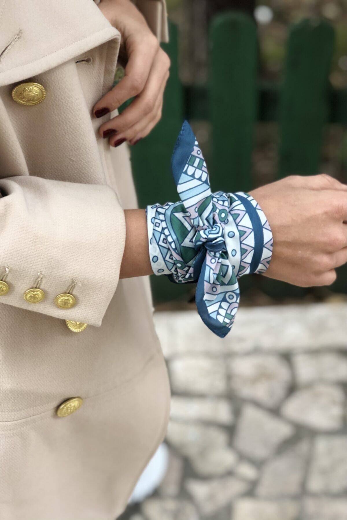 Mavi Etnik Desenli Roya Fular Bandana