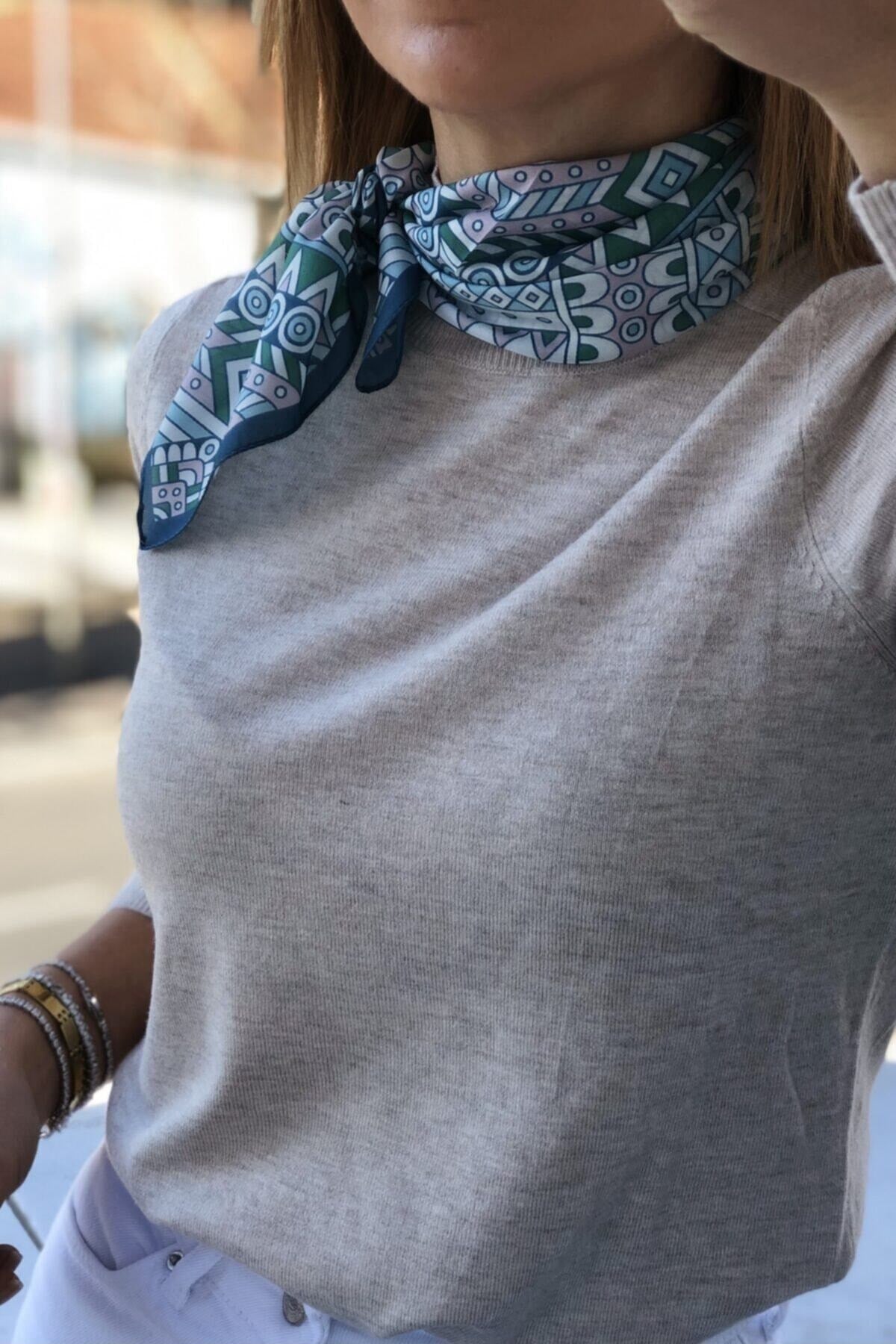 Mavi Etnik Desenli Roya Fular Bandana