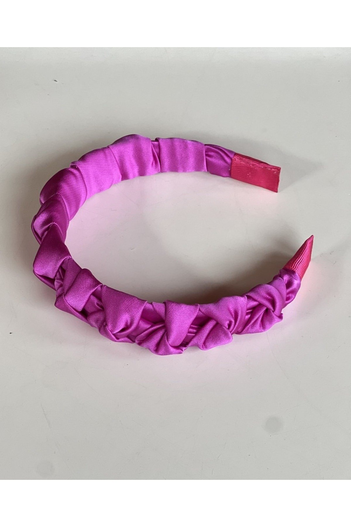 Pembe Ipek Saten Taç