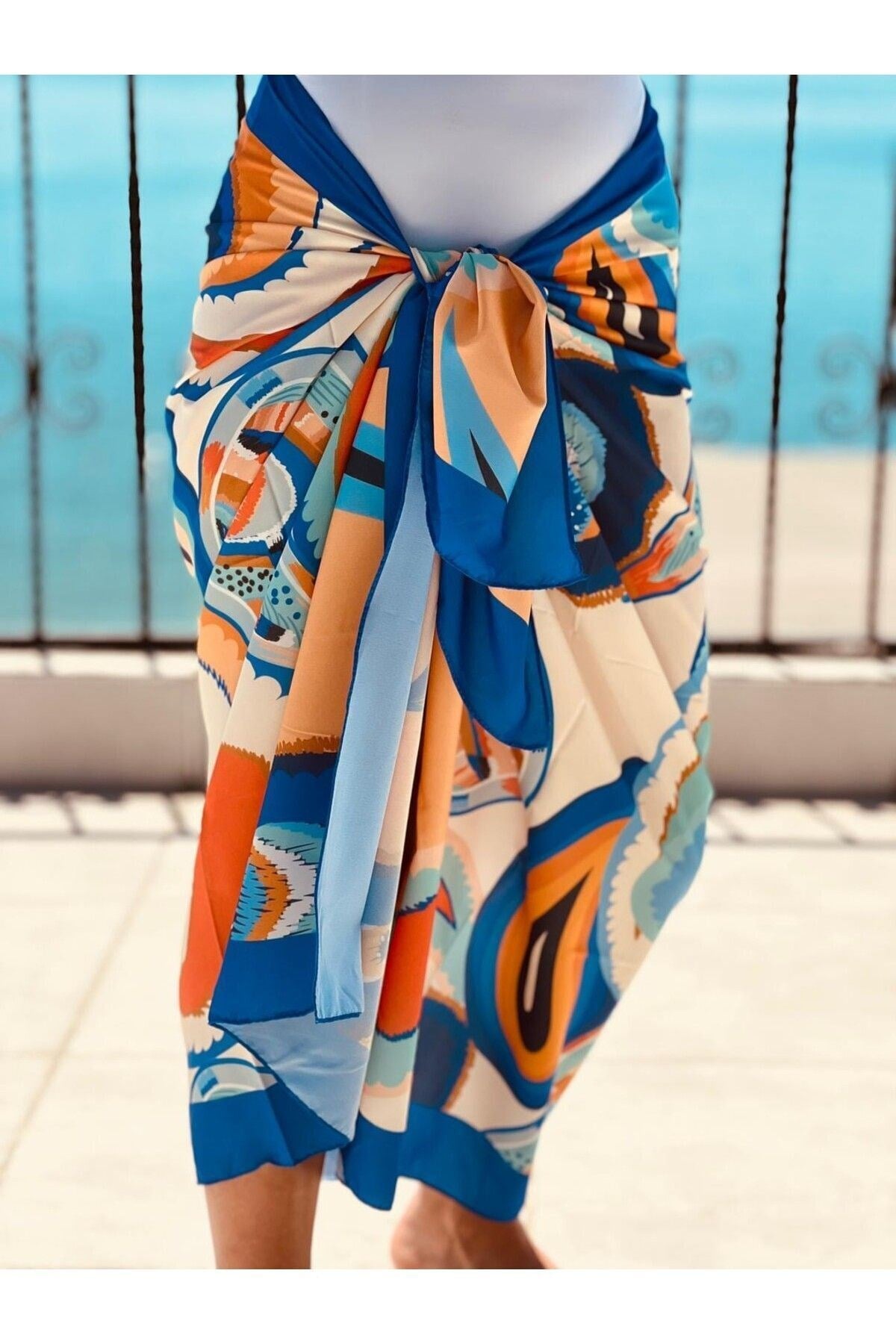Rosa Çok Renk Desenli Iç Göstermeyen Parlak Kumaş - 95*145 Cm Ölçüsünde Pareo