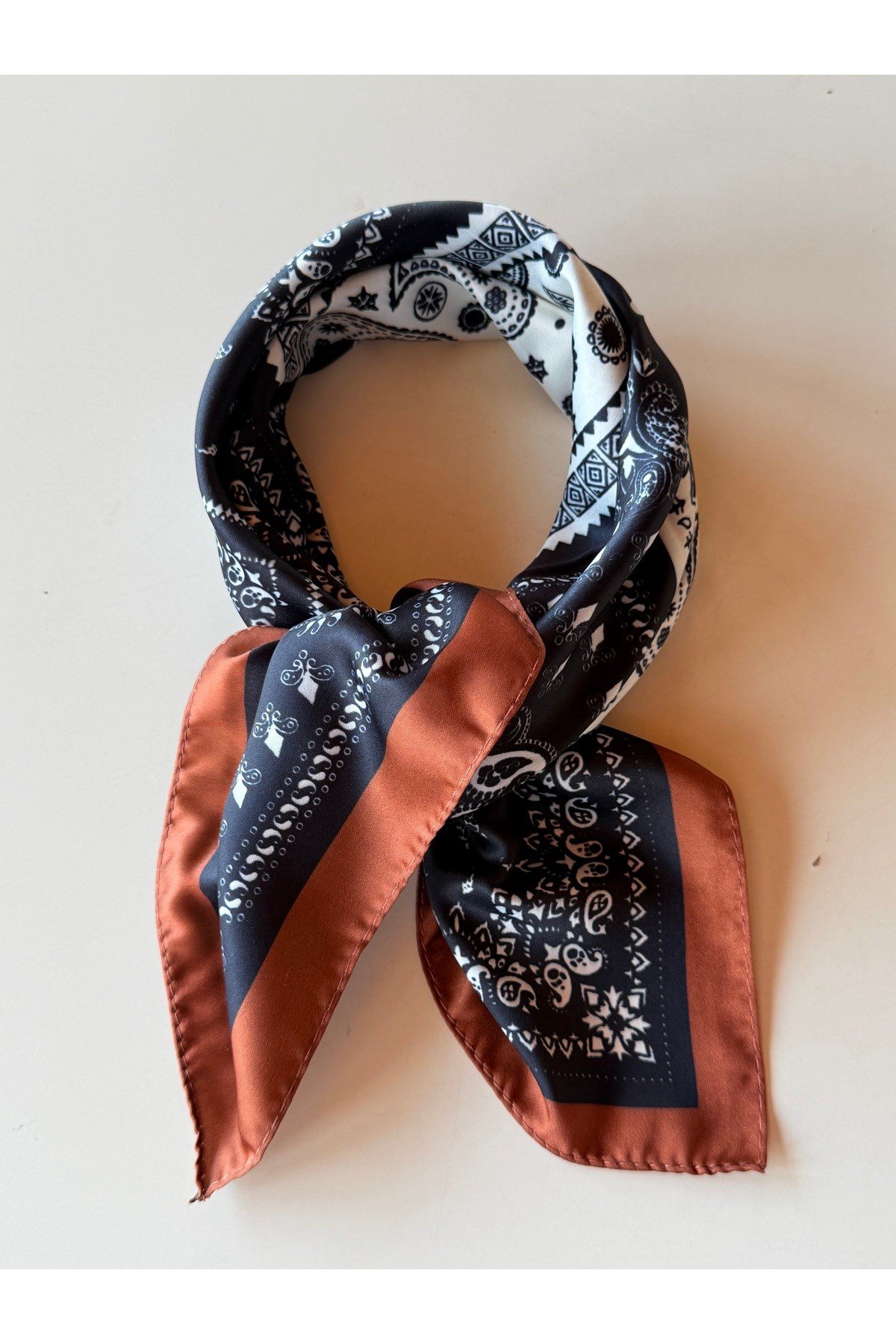 Şal Desenli Fular Bandana Kadın Giyim Aksesuar 50x50