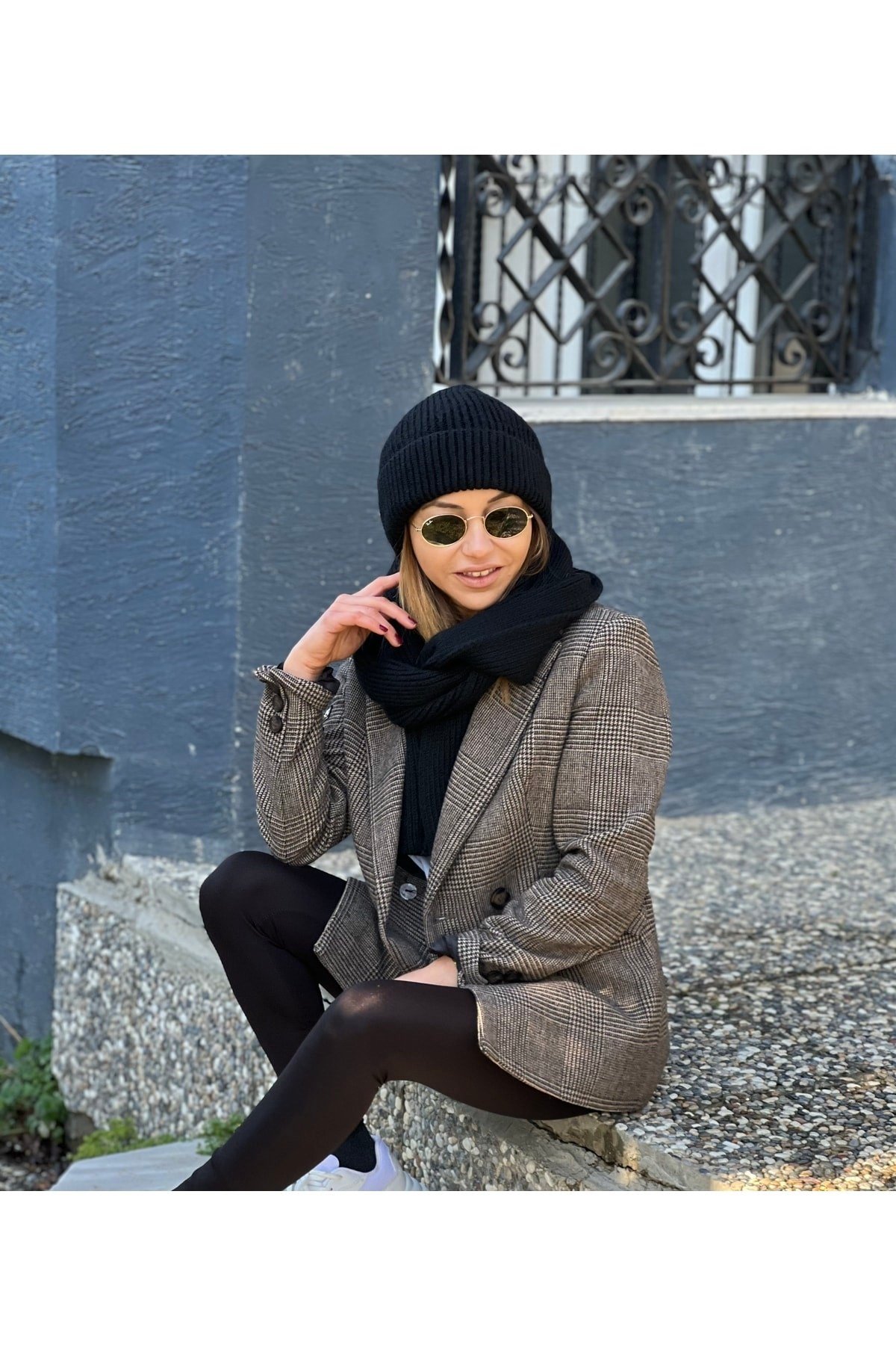 Siyah Atkı Bere Takı